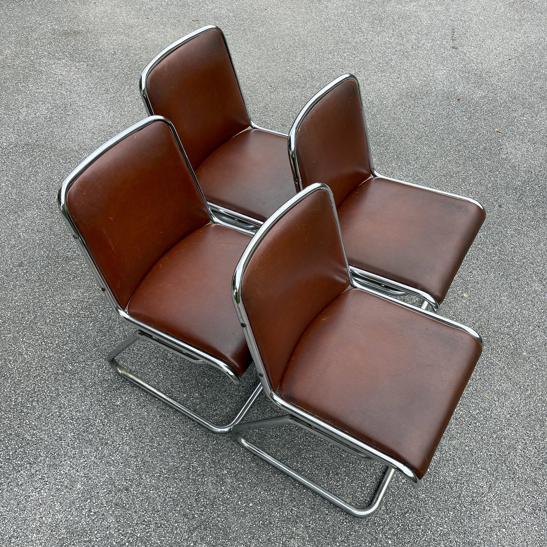 Set of 4 Tubular Frame Cantilever Dining Chairs, Italy, 1970s 3