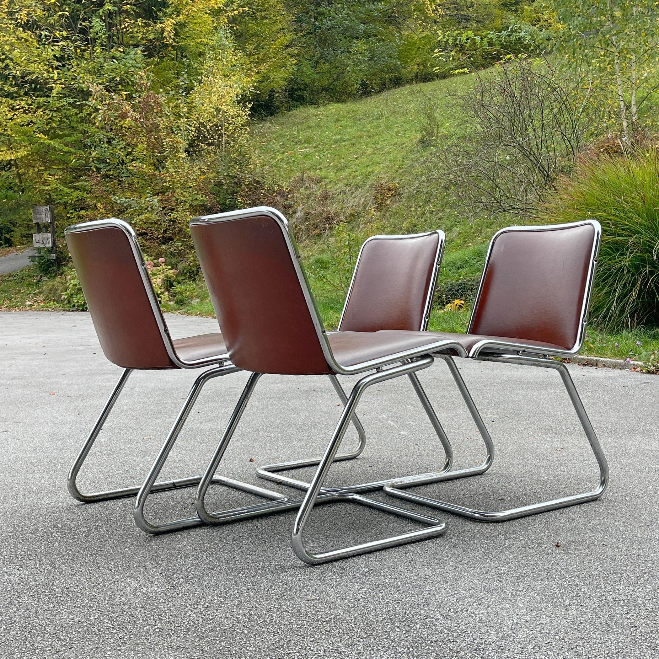 Set of 4 Tubular Frame Cantilever Dining Chairs, Italy, 1970s 6