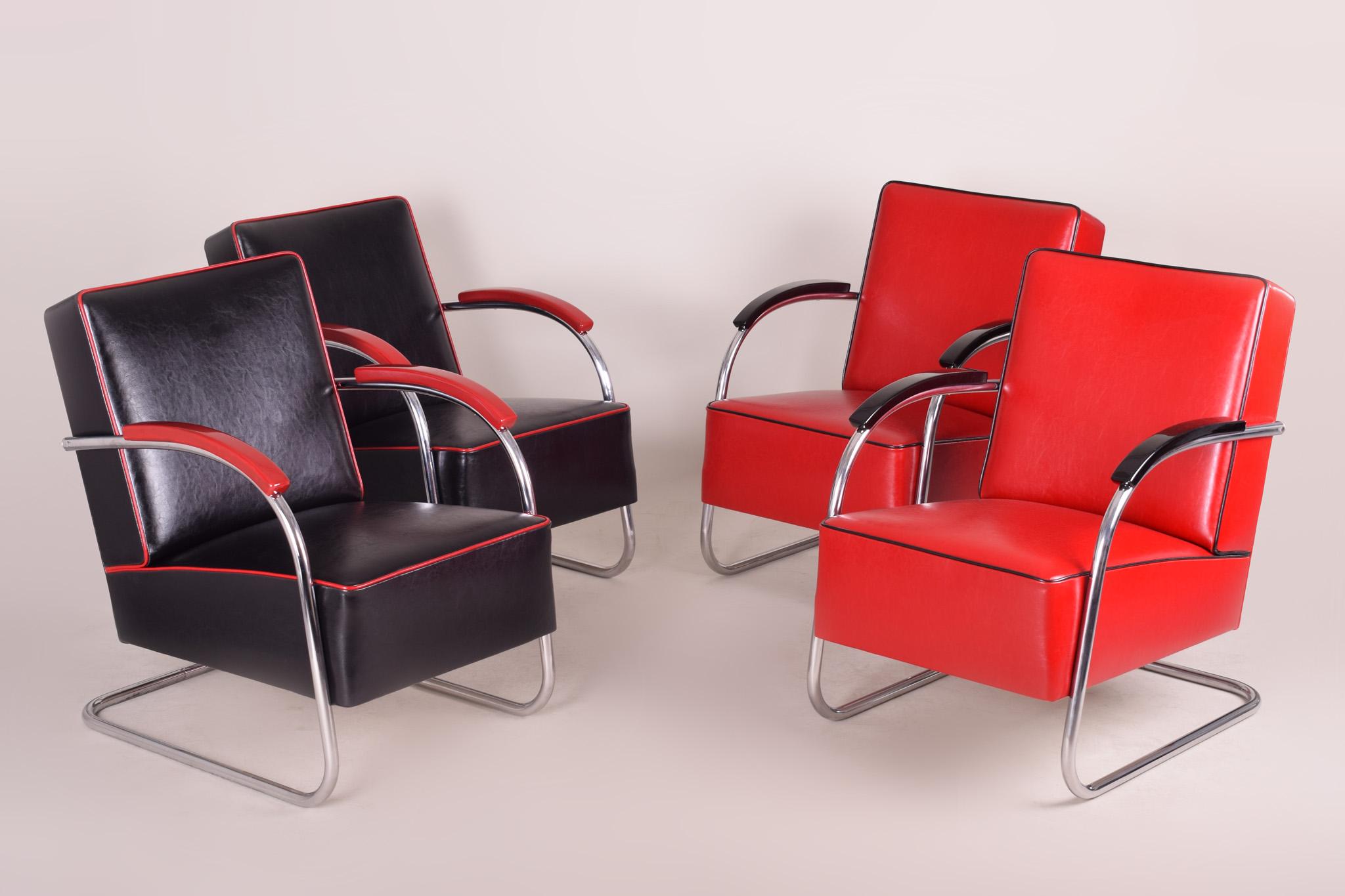 Bauhaus Art Deco armchairs and stools.
Completely restored, new upholstery and leather.
Material: Chrome
Source: Czechoslovakia, Mücke - Melder
Period: 1930-1939.

Dimensions of armchair:
Depth 80cm, width 60cm, height 80cm, seat height