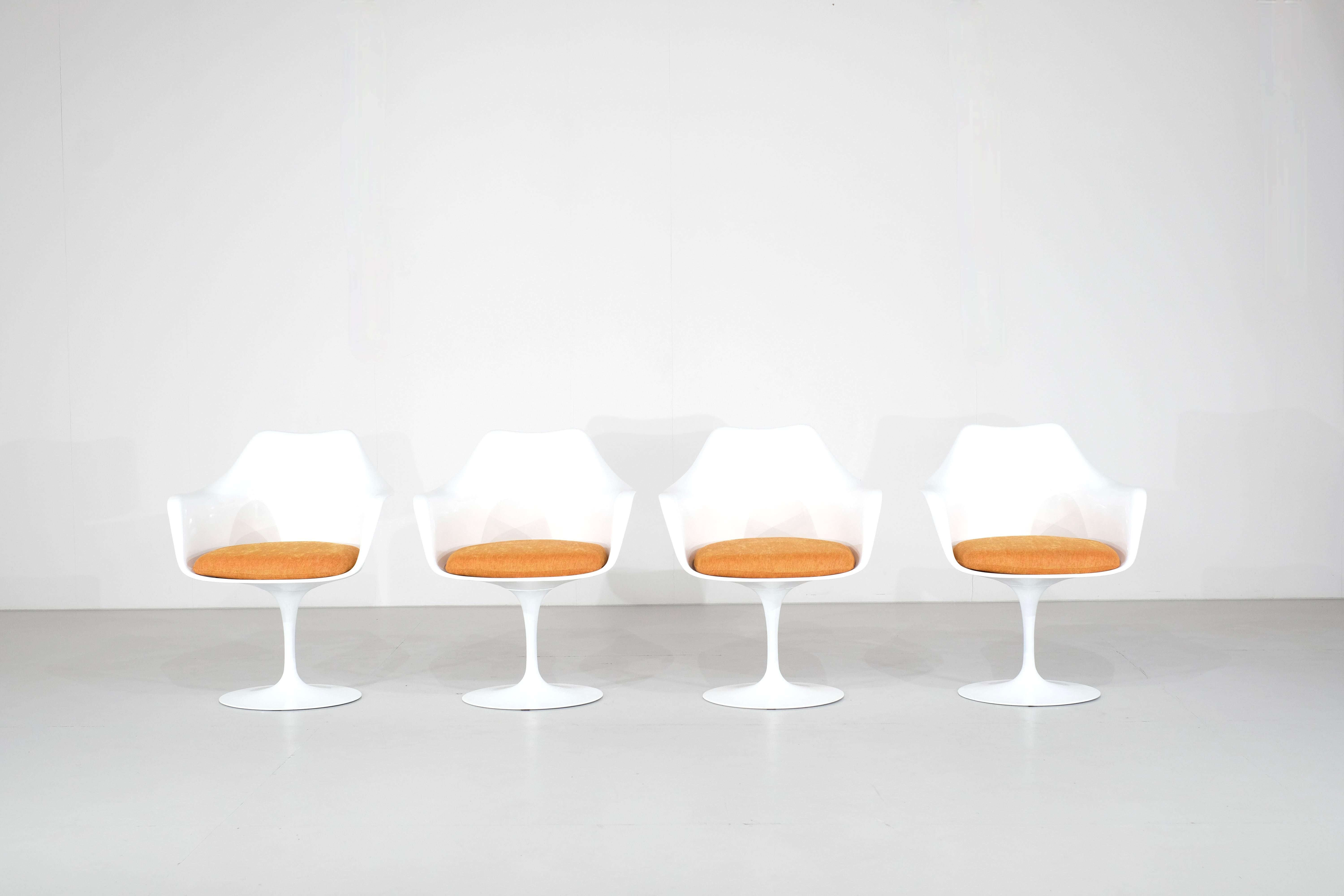 Magnifique ensemble de quatre fauteuils 