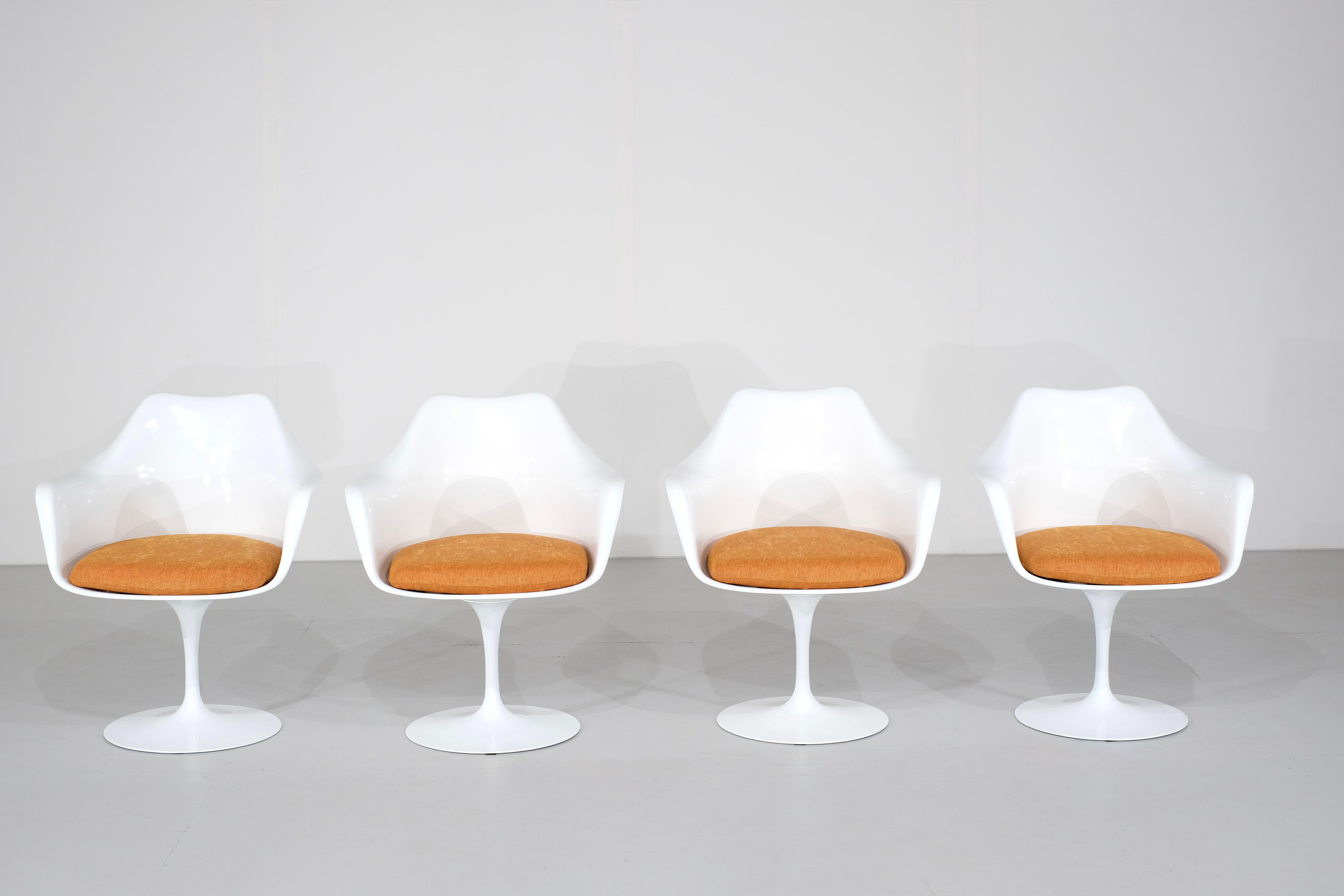 Aluminium Ensemble de 4 fauteuils Tulipe par Eero Saarinen pour Knoll International - années 1960 en vente