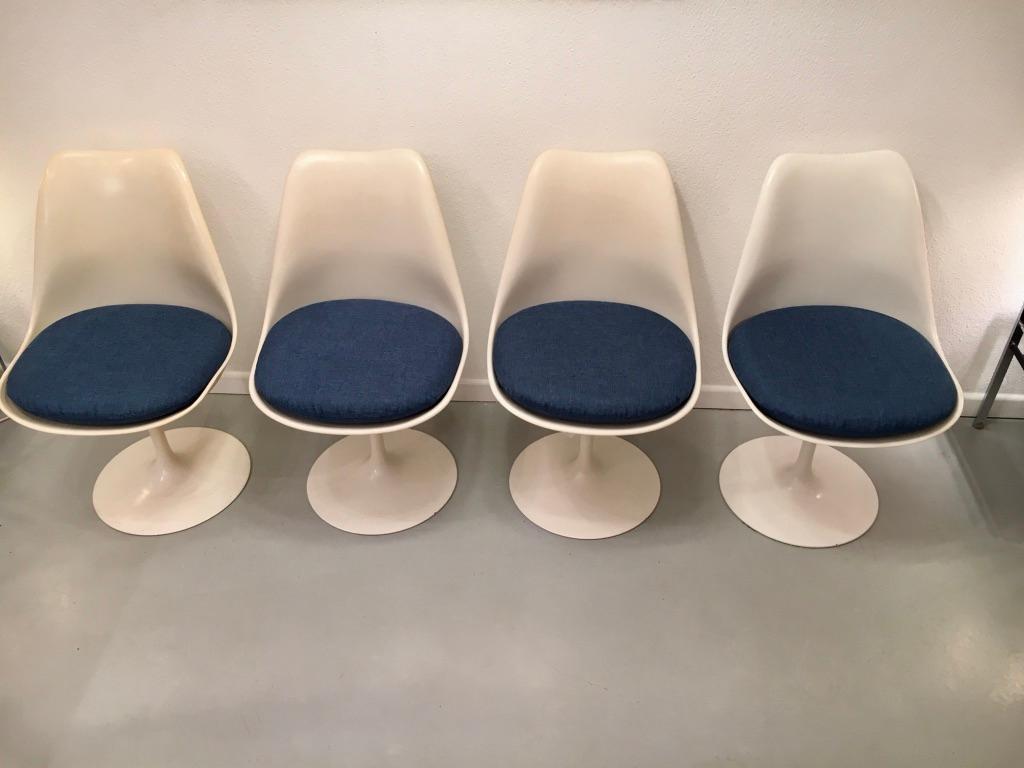 Cast Set of 4 Tulip Dining Chairs by Eero Saarinen Produced by Knoll, circa 1960s