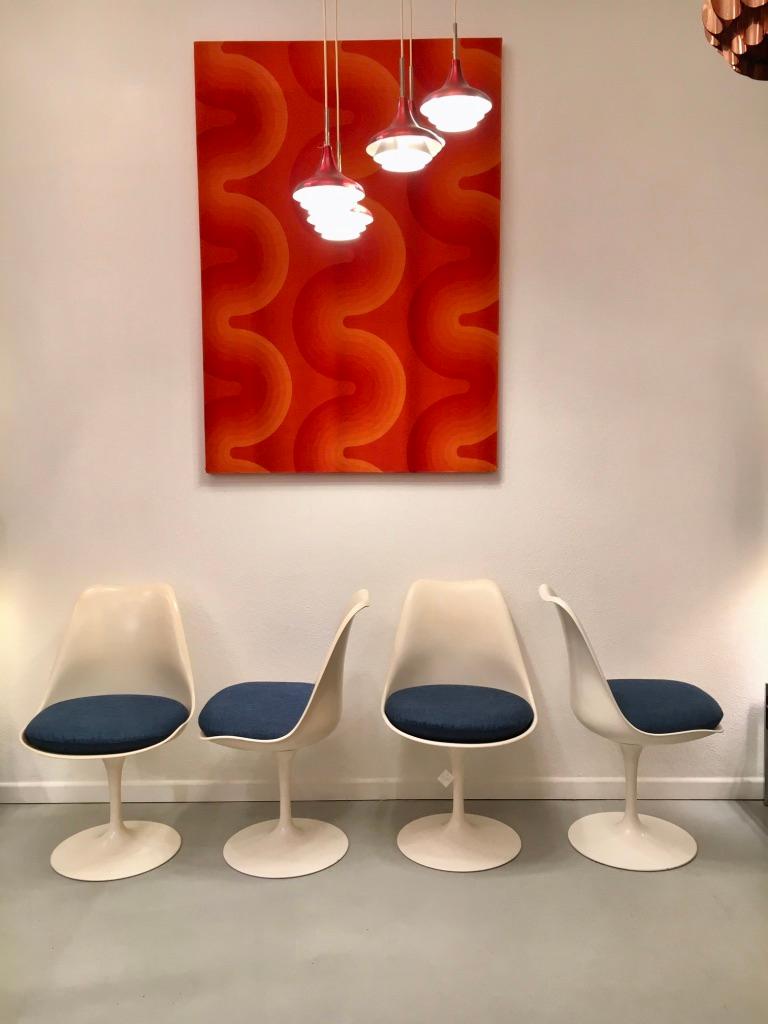 Aluminum Set of 4 Tulip Dining Chairs by Eero Saarinen Produced by Knoll, circa 1960s