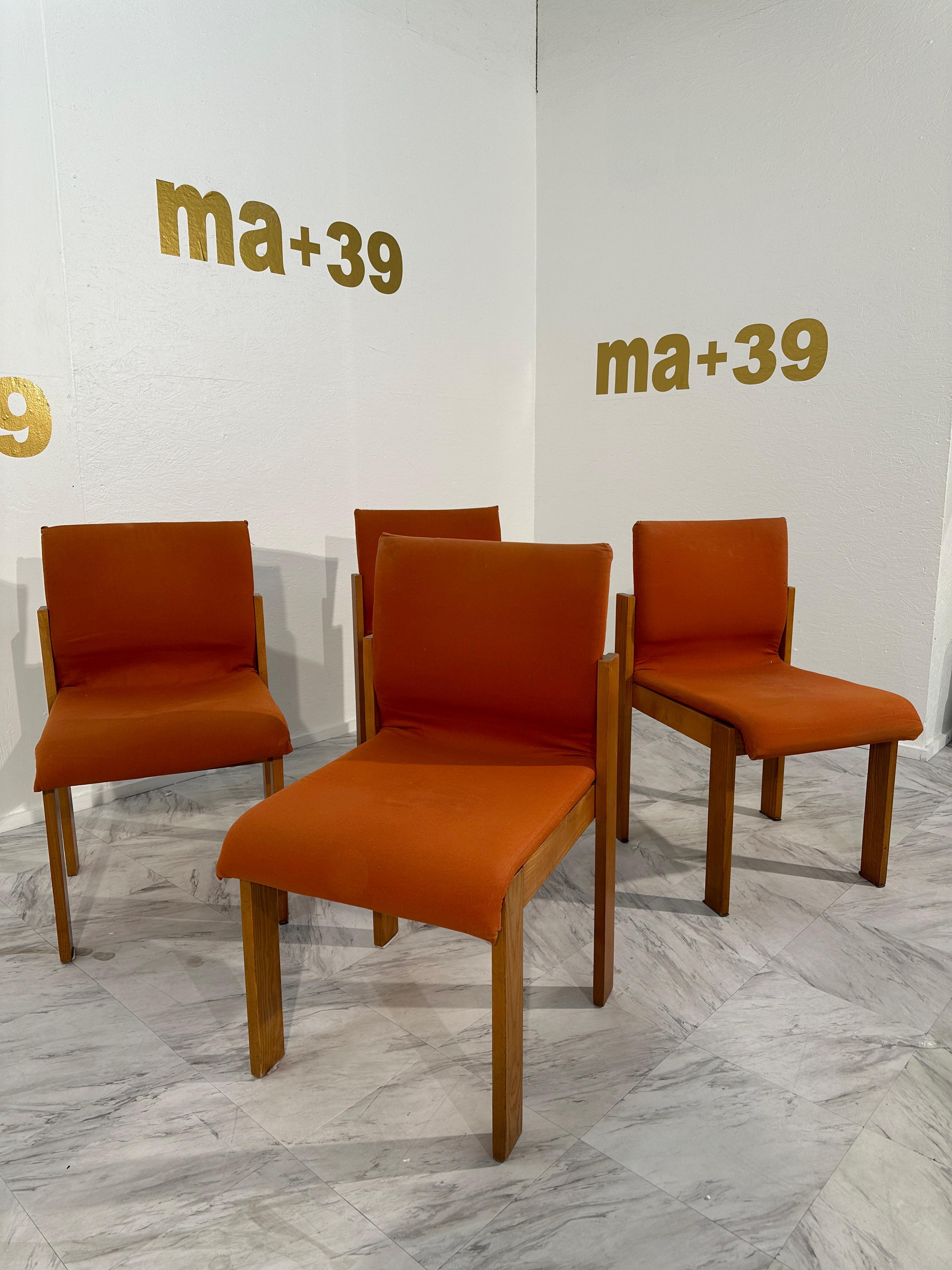 Set of 4 Unique Wood Dining Chairs By F.lli Saporiti 1960s In Good Condition For Sale In Los Angeles, CA