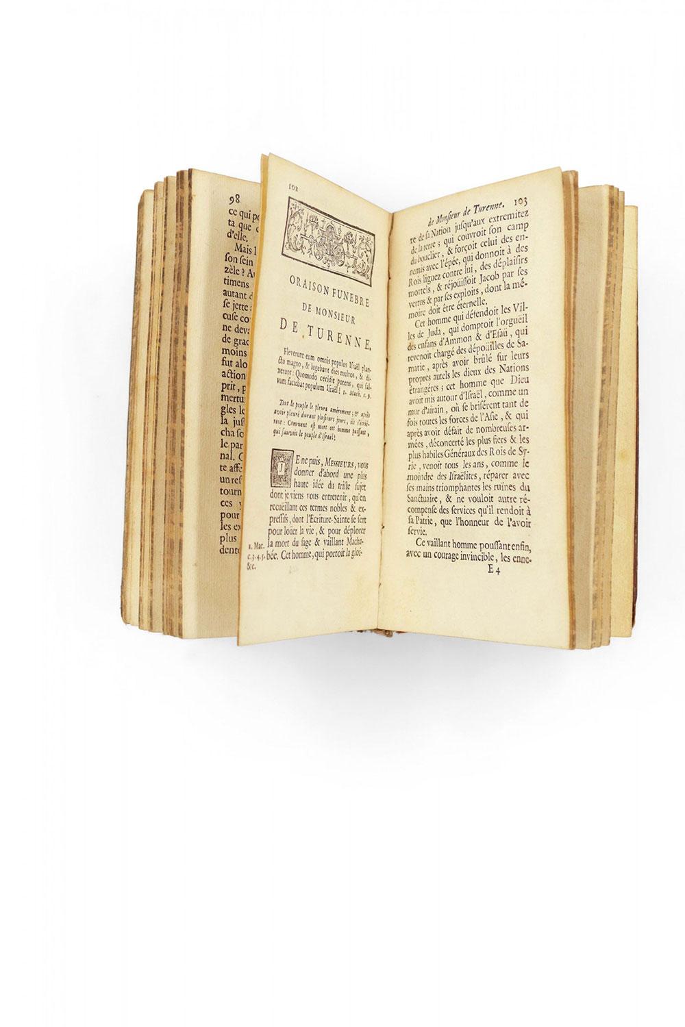 Victorien Set of 4 various Antique Leather-Bound Books and Diaries en vente