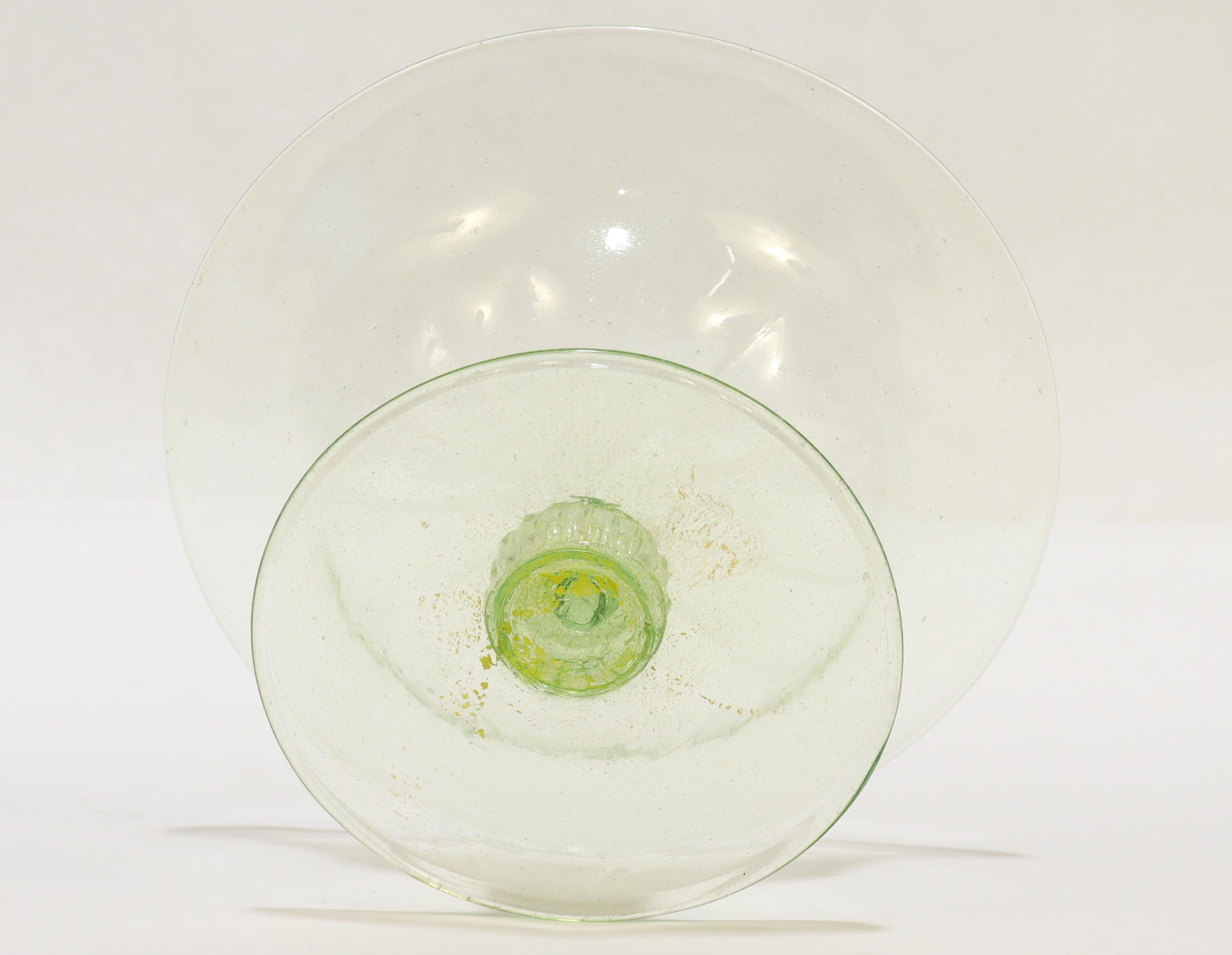 Ensemble de 4 tazzas ou compotes en verre vert vénitien de Murano avec inclusions d'or en vente 3