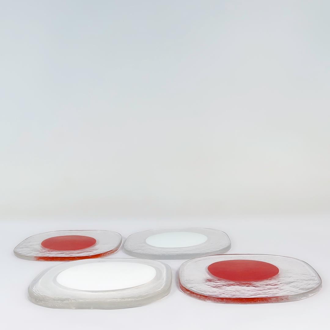 4er-Set Venini Italienische Glasteller mit roten und weißen Dot Dots von Pierre Cardin  im Zustand „Gut“ im Angebot in Philadelphia, PA