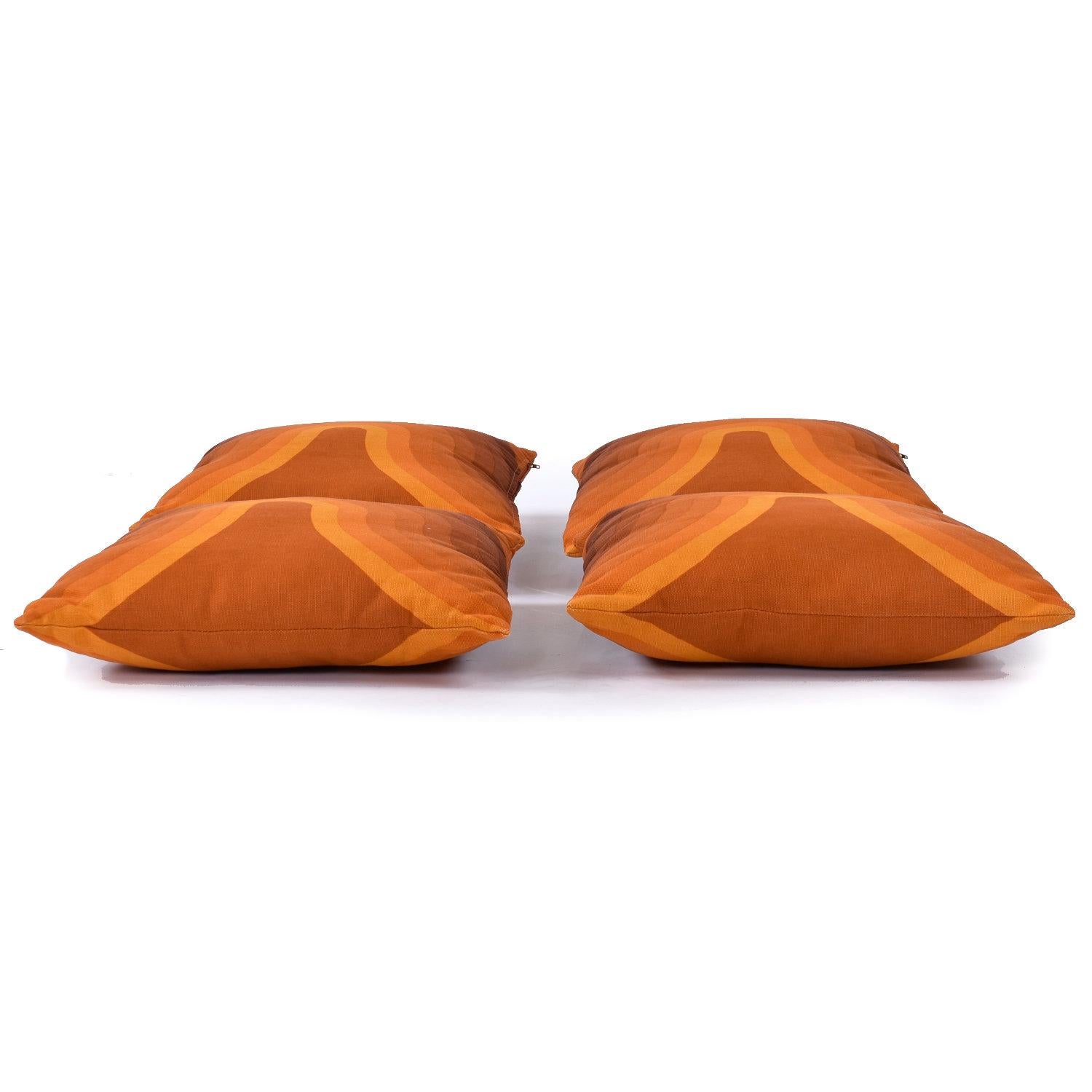 Finnish Set of 4 Verner Panton for Mira X Orange Kurve Mid-Century Modern Danish Pillows For Sale