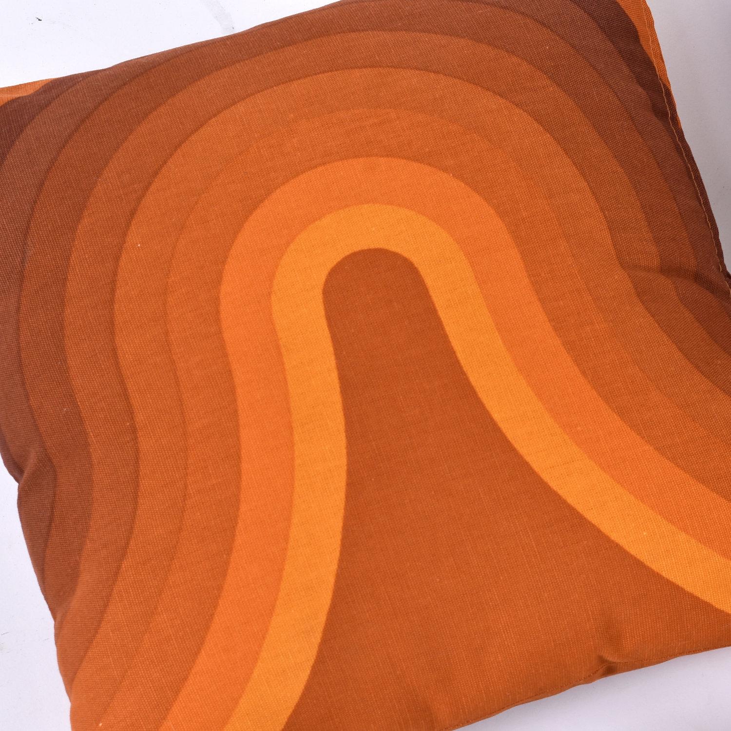 Late 20th Century Set of 4 Verner Panton for Mira X Orange Kurve Mid-Century Modern Danish Pillows For Sale