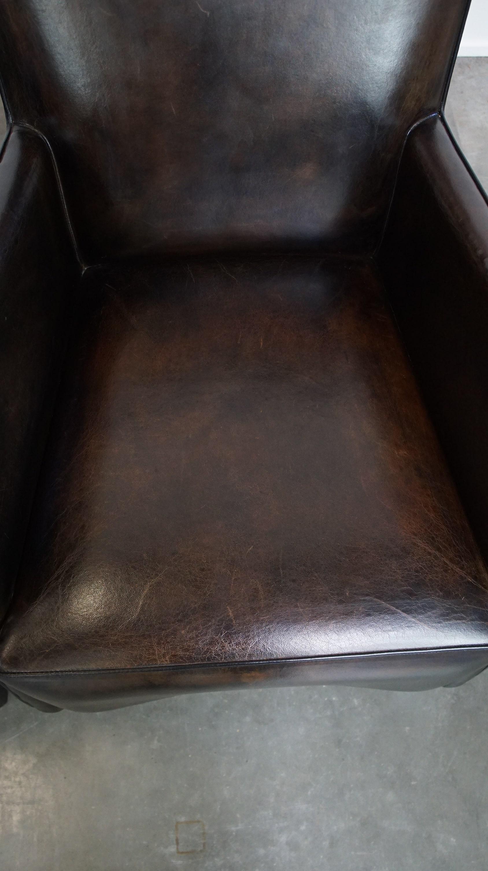 Cuir de mouton Ensemble de 4 très belles chaises de salle à manger en peau de mouton en vente