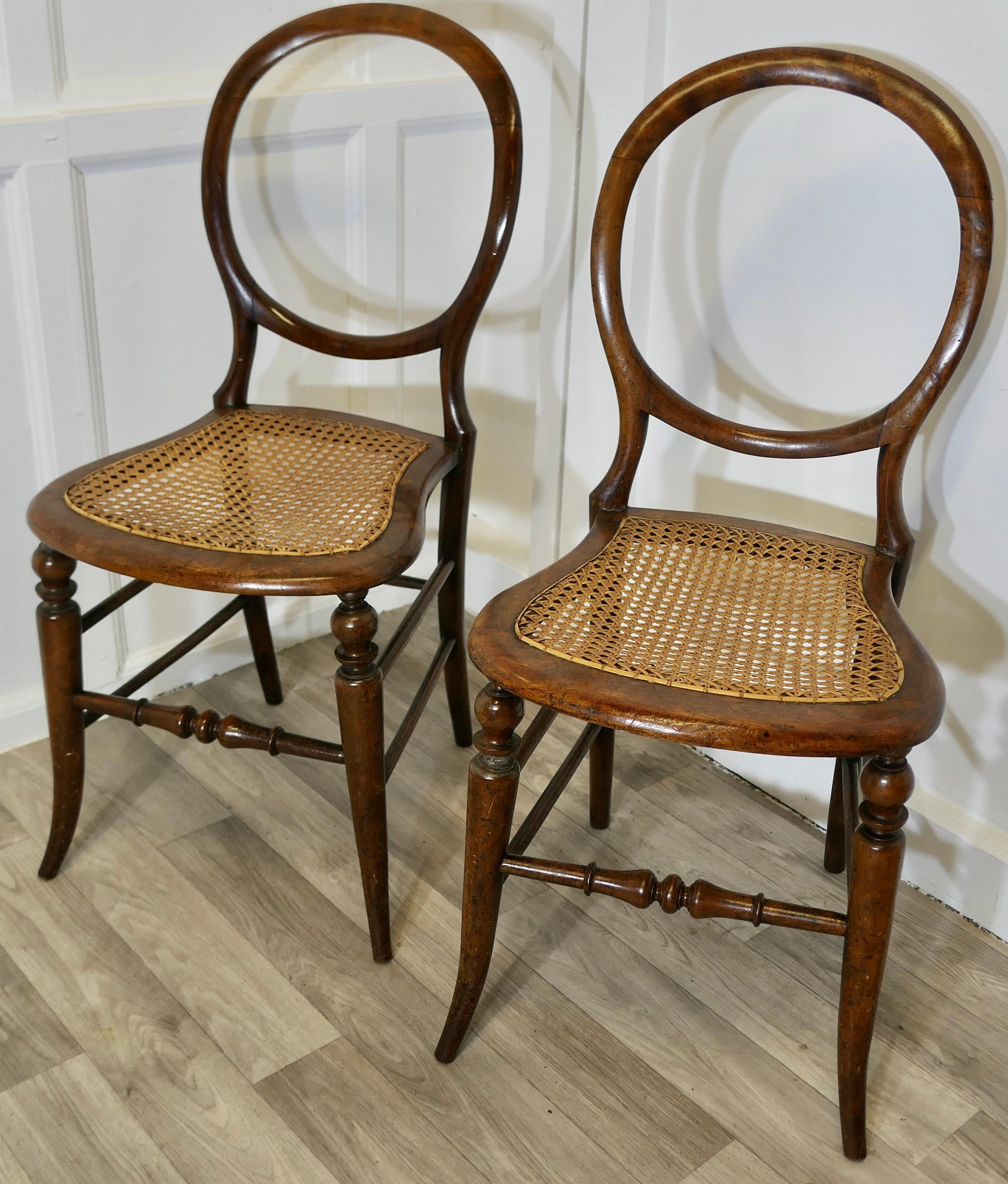 Beech Set of 4 Victorian Balloon Back Dining Chairs   The Chairs have Balloon Backs