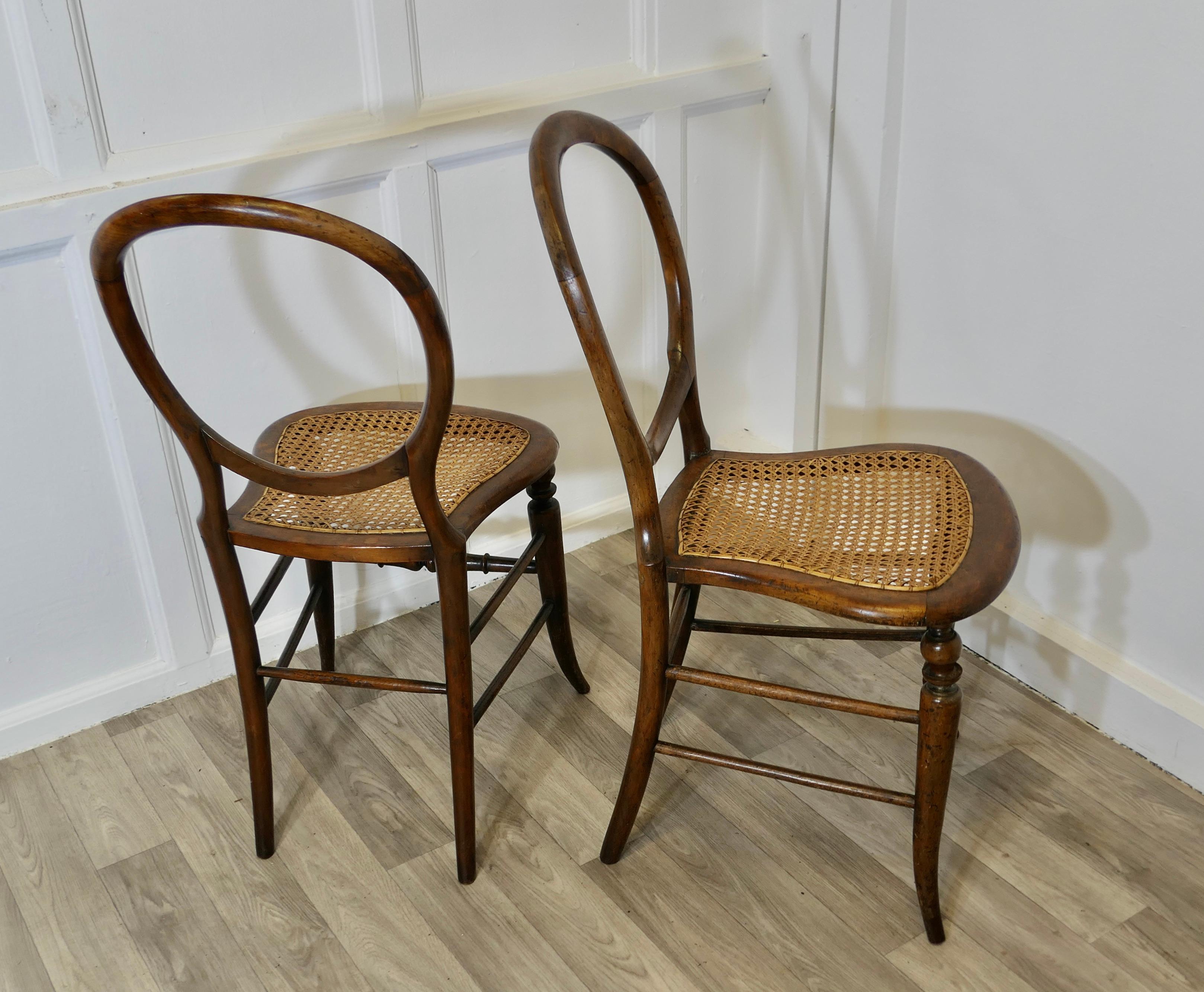 Set of 4 Victorian Balloon Back Dining Chairs   The Chairs have Balloon Backs 2