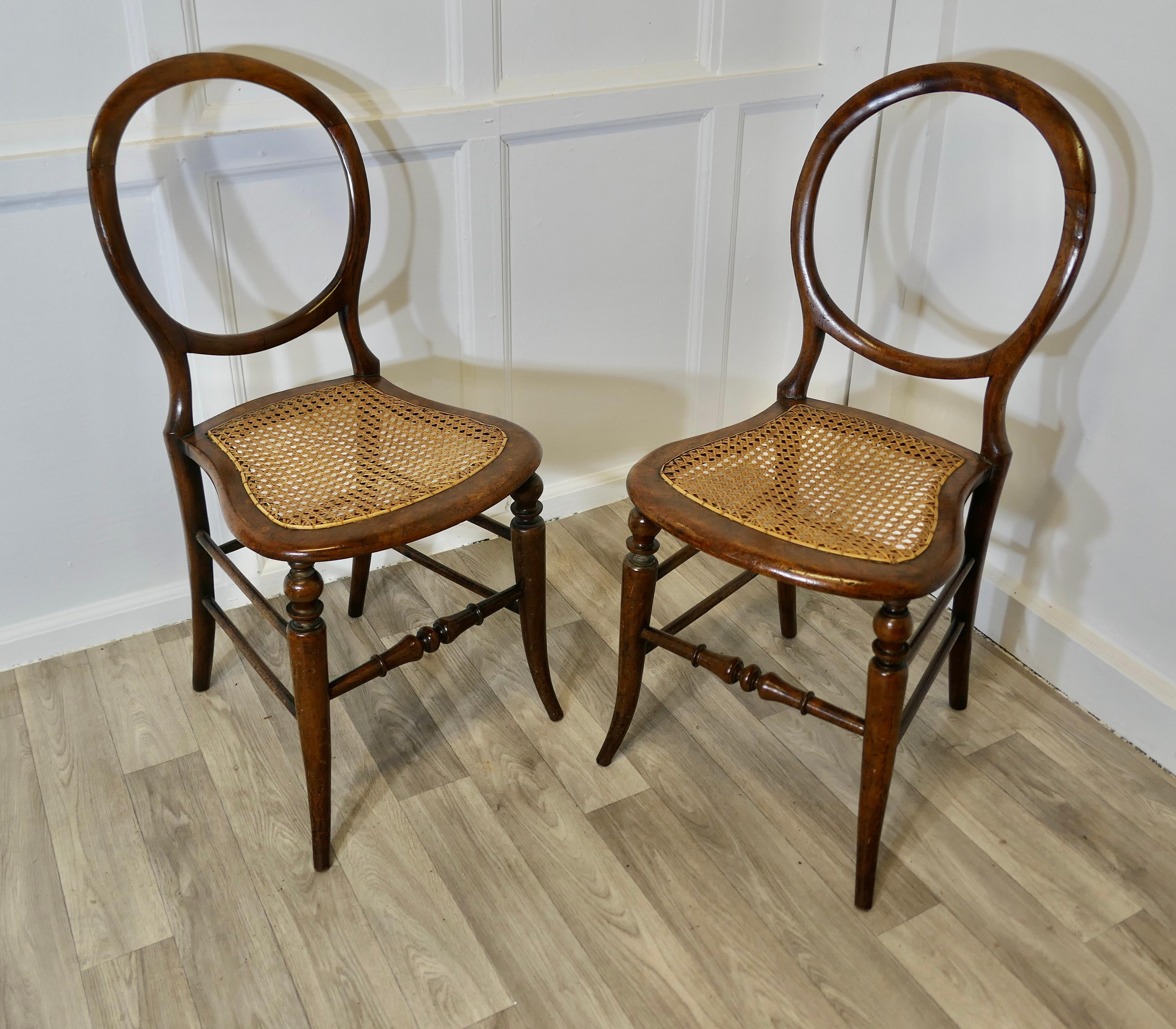 Set of 4 Victorian Balloon Back Dining Chairs   The Chairs have Balloon Backs 4