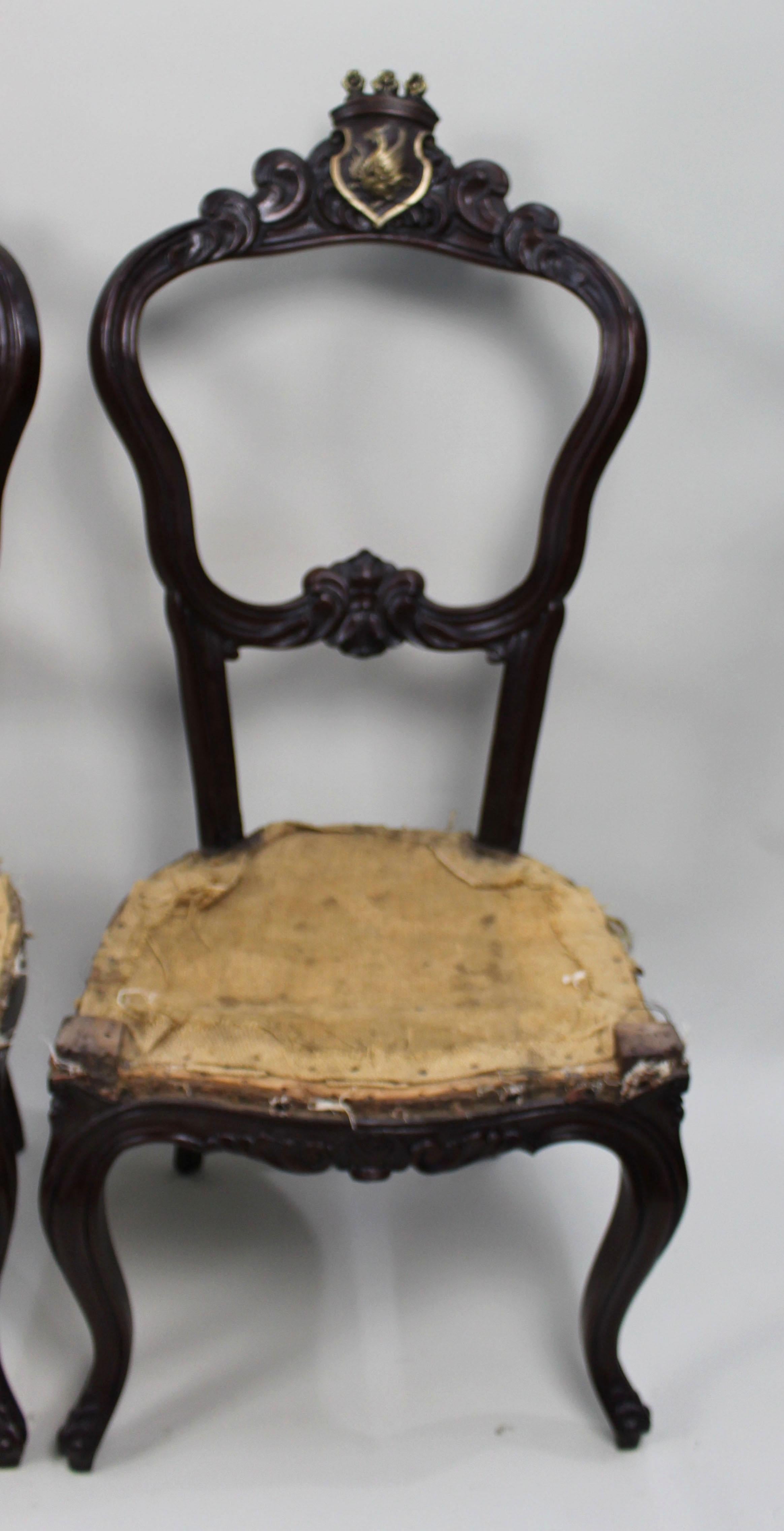 Ensemble de 4 chaises héraldiques victoriennes à crête - Vers 1850 en vente 4