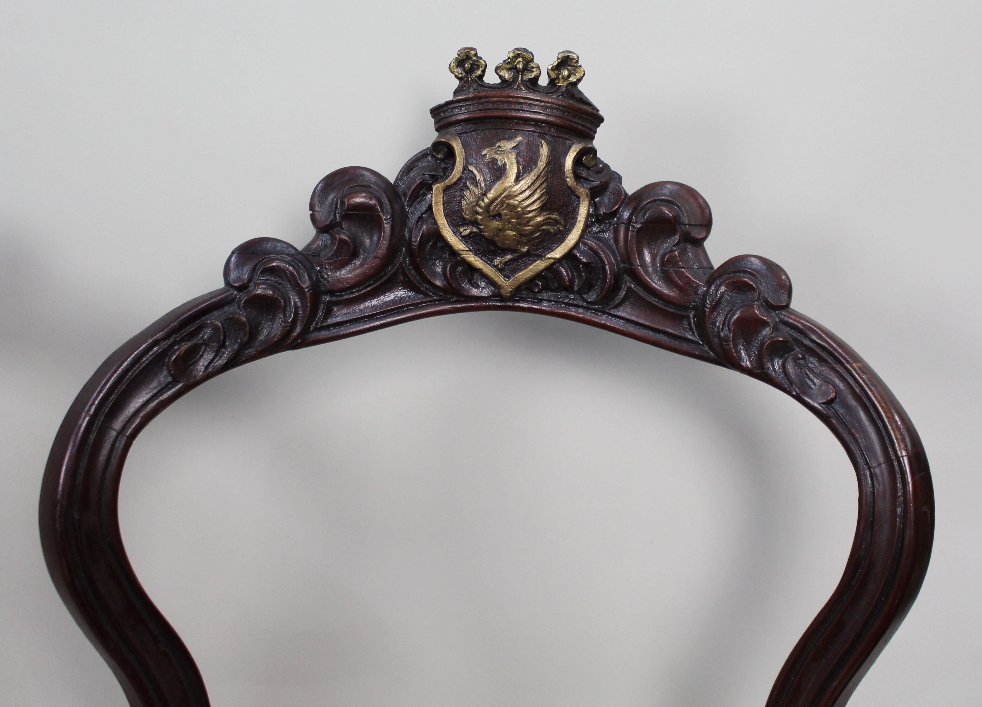 Ensemble de 4 chaises héraldiques victoriennes à crête - Vers 1850 en vente 5