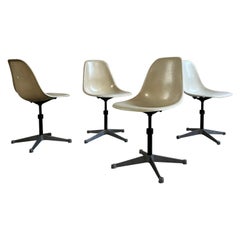 Set of 4 vintage 1960s chairs, by Charles and Ray Eames for Herman Miller