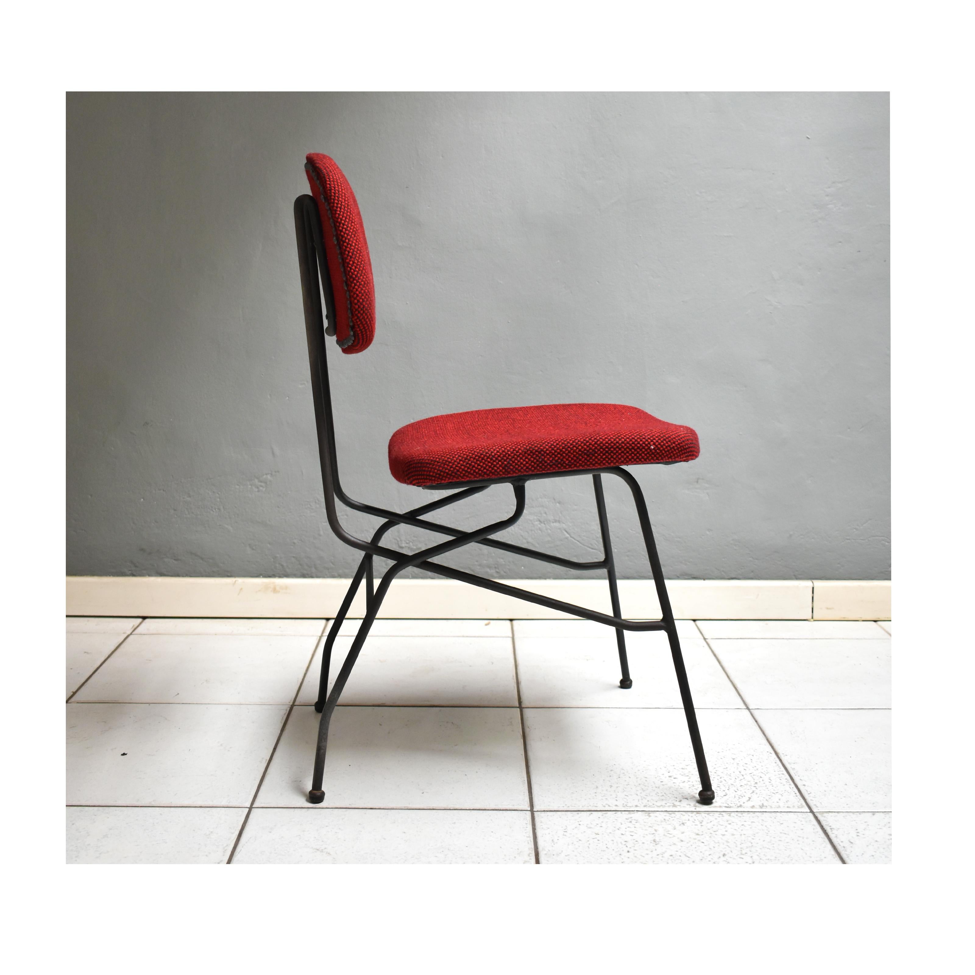 Mid-Century Modern Ensemble de 4 chaises vintage des années 60, fabrication italienne, structure en fer noir en vente