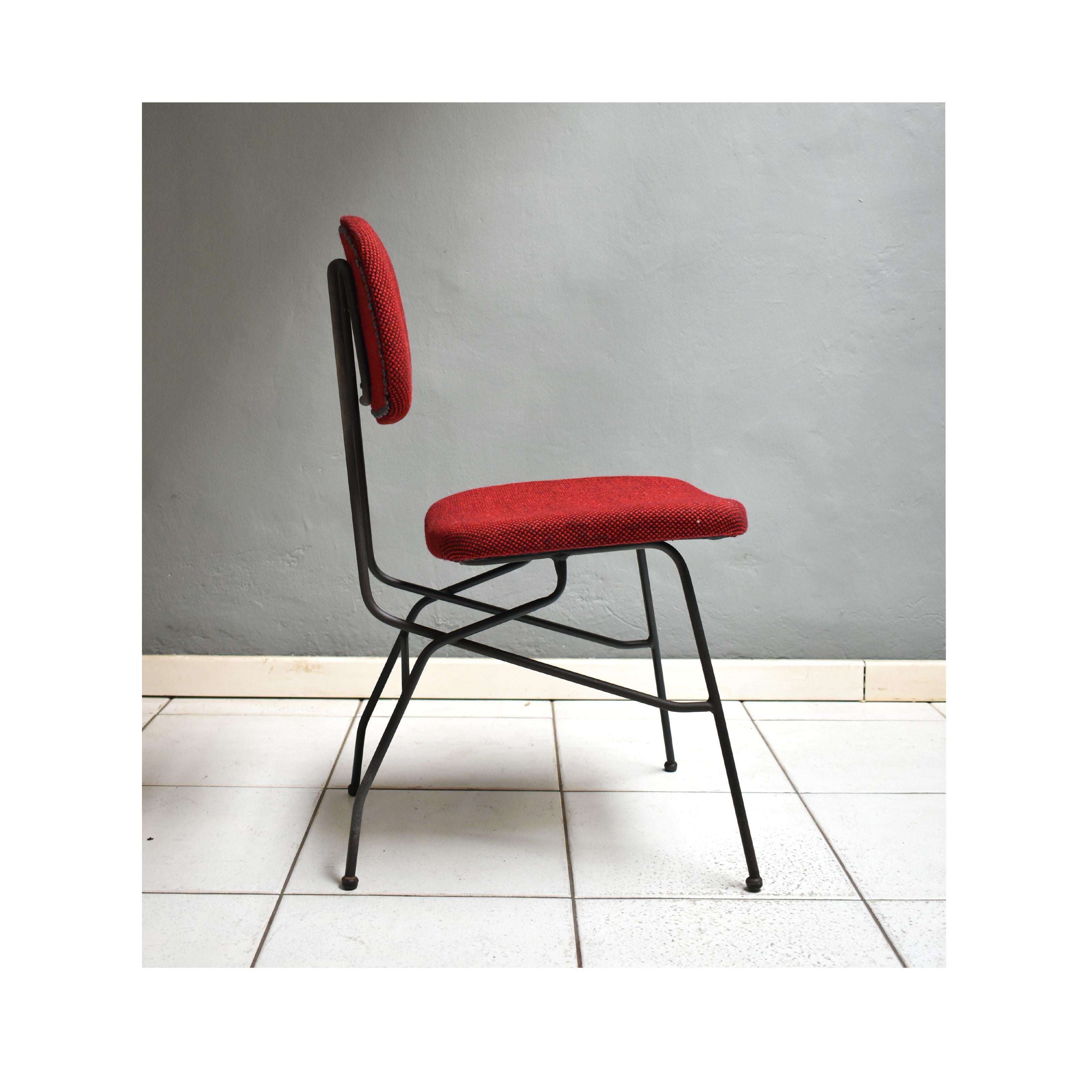 Milieu du XXe siècle Ensemble de 4 chaises vintage des années 60, fabrication italienne, structure en fer noir en vente