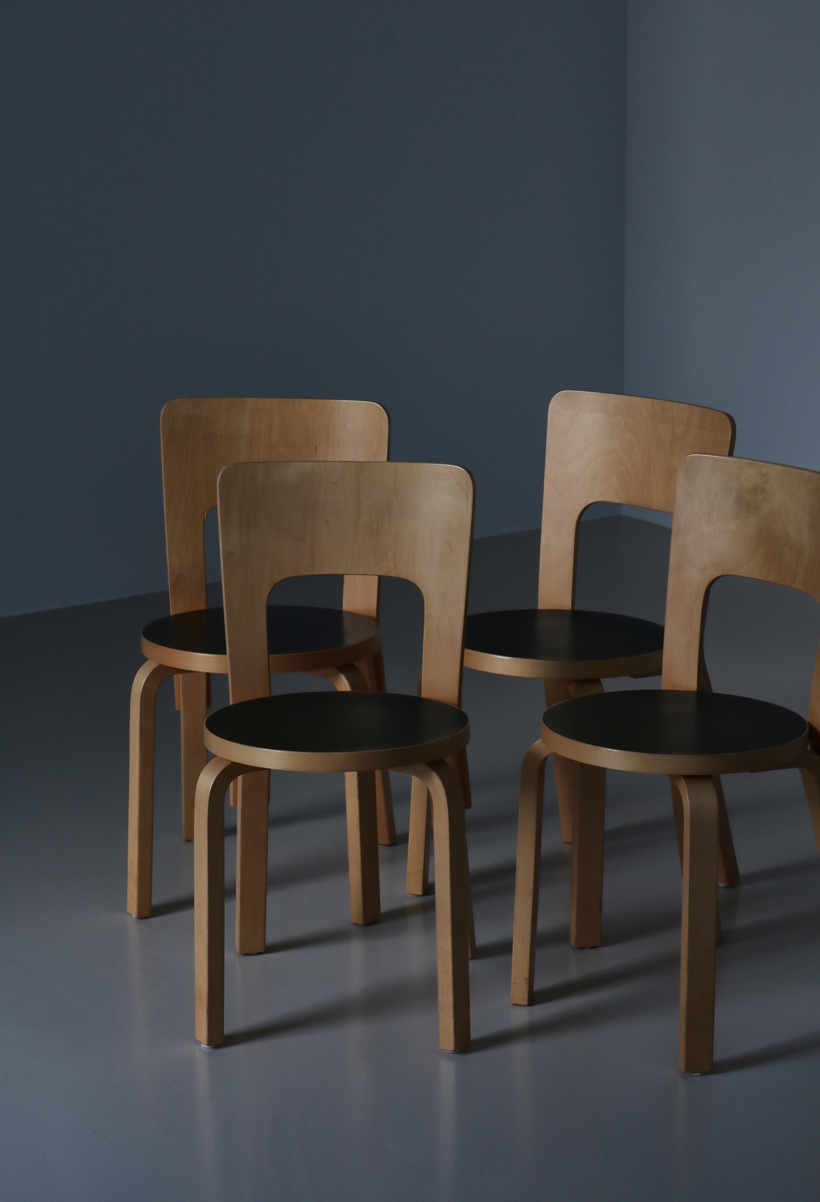 Set of 4 Vintage Alvar Aalto Model 66 Chairs by Artek in Laminated Birch, 1960s For Sale 8