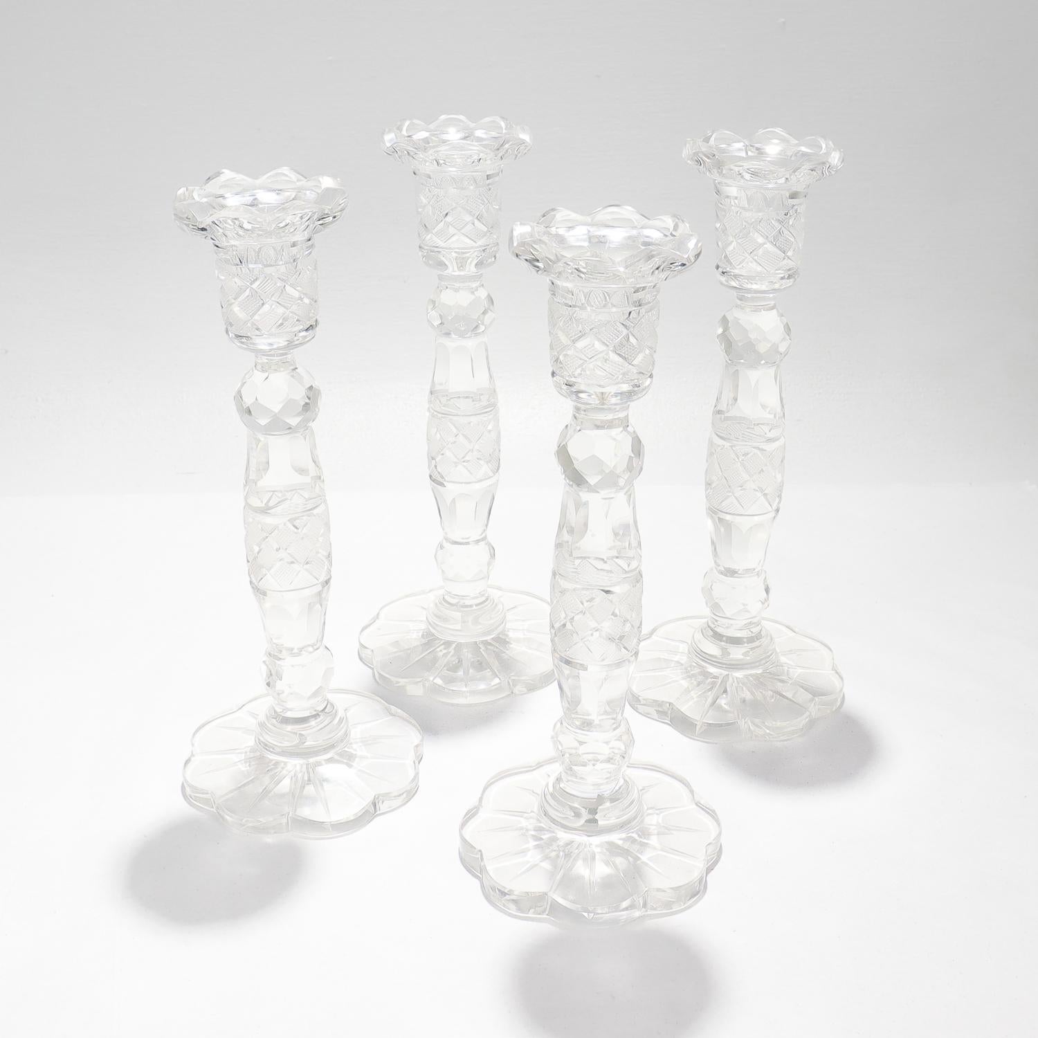 Ensemble de 4 chandeliers vintage en verre taillé de style géorgien anglo-istique Bon état - En vente à Philadelphia, PA