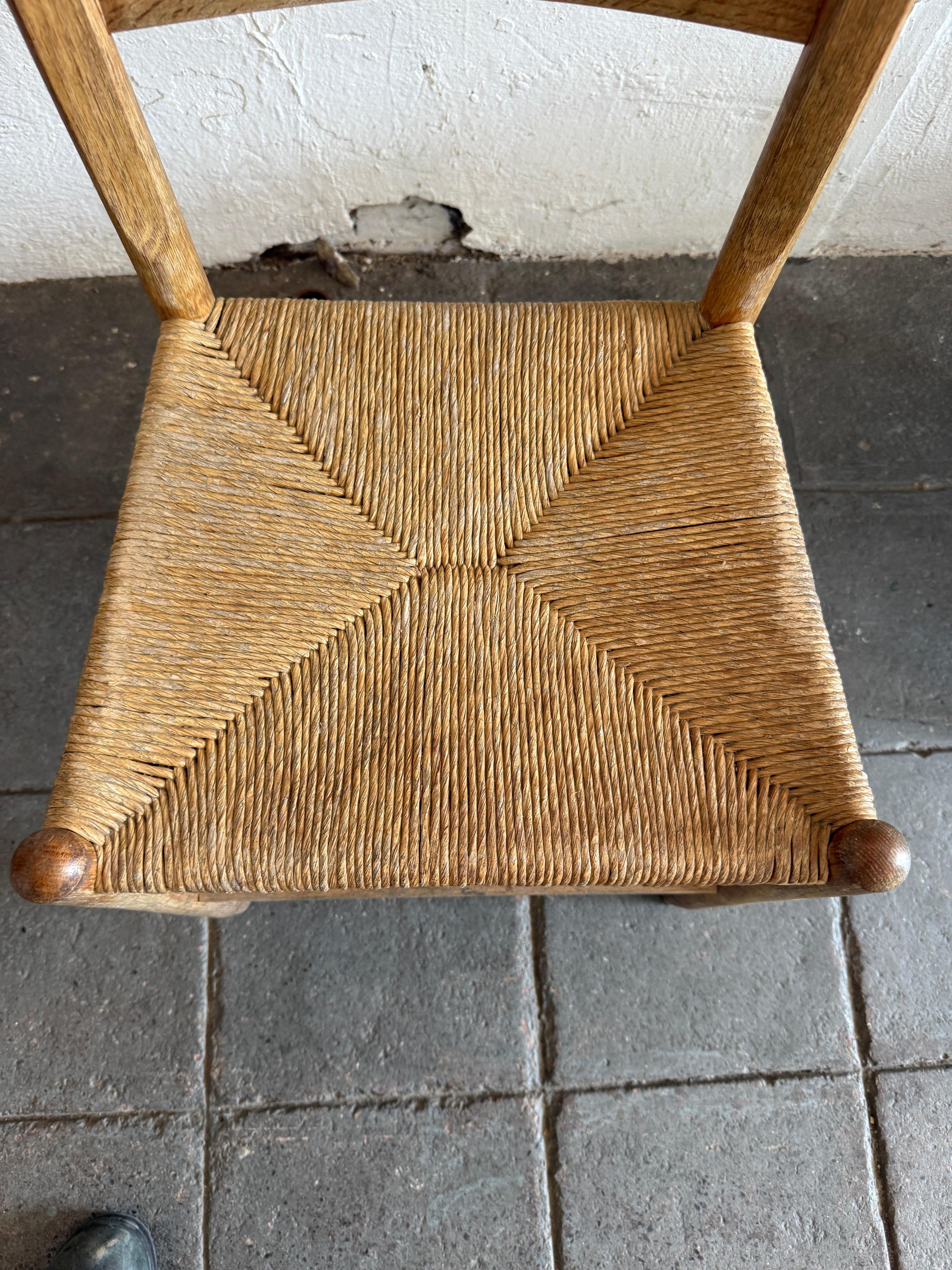 Satz von 4 Vintage antike Eiche und Binsen Esszimmerstühle schöne Patina (Holzarbeit) im Angebot