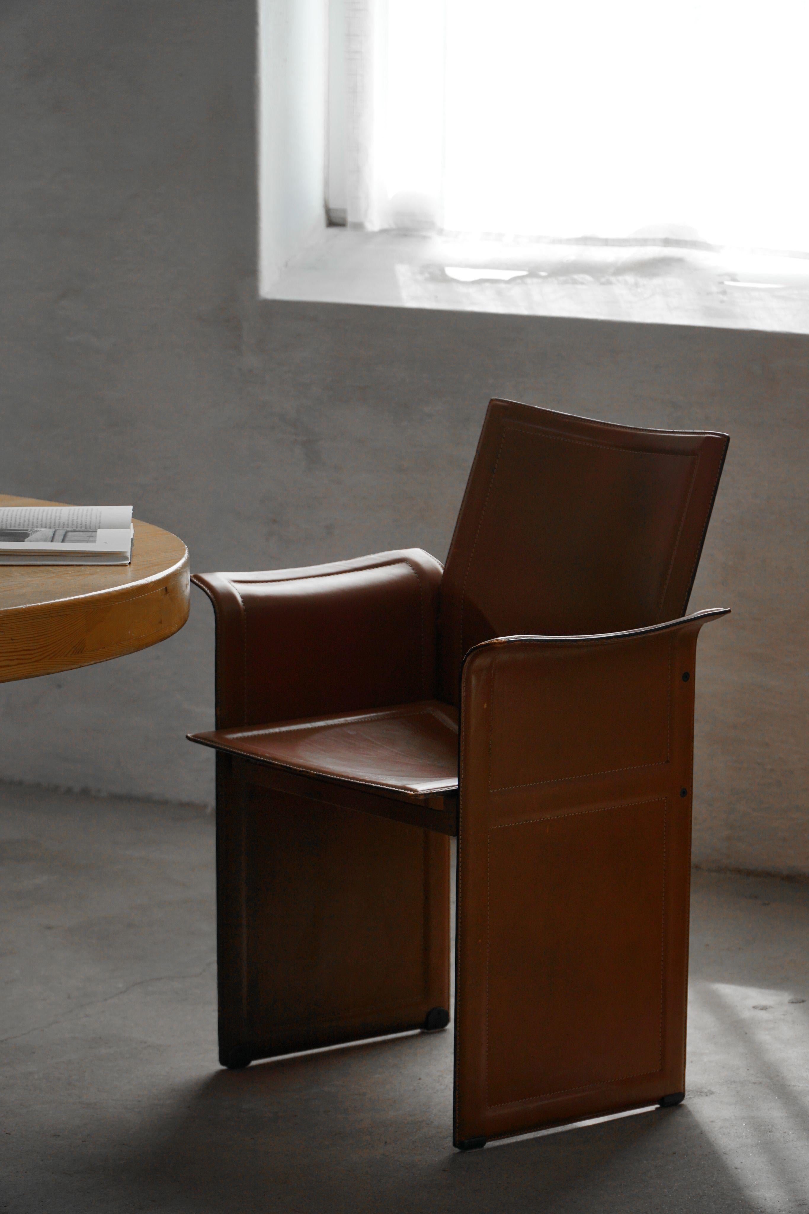 Set di 4 poltrone vintage in pelle marrone/rossa, Tito Agnoli, 