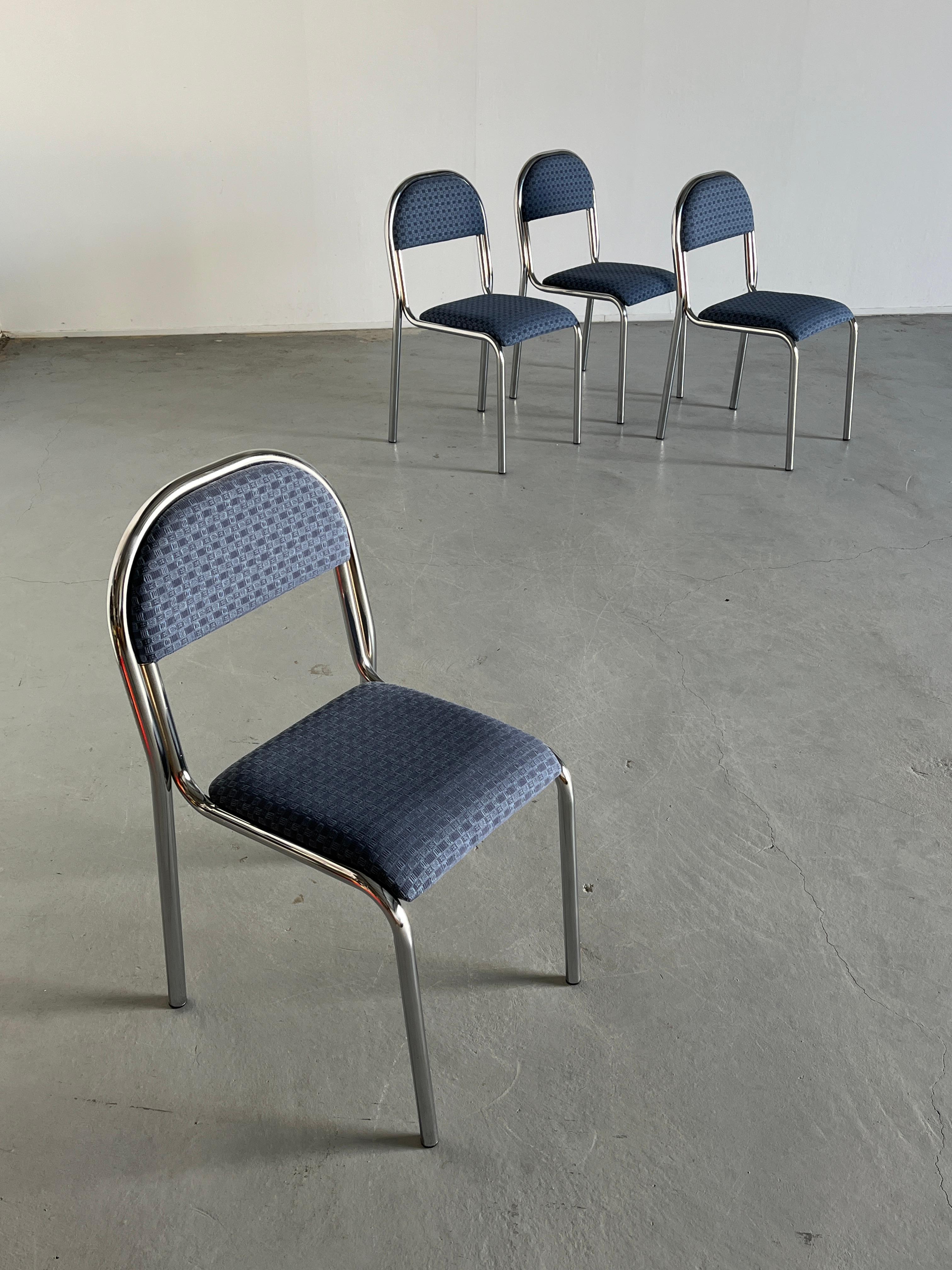 Satz von 4 stapelbaren Esszimmerstühlen aus Chromstahl im Bauhaus-Stil, 80er Jahre, Italien (Metall)