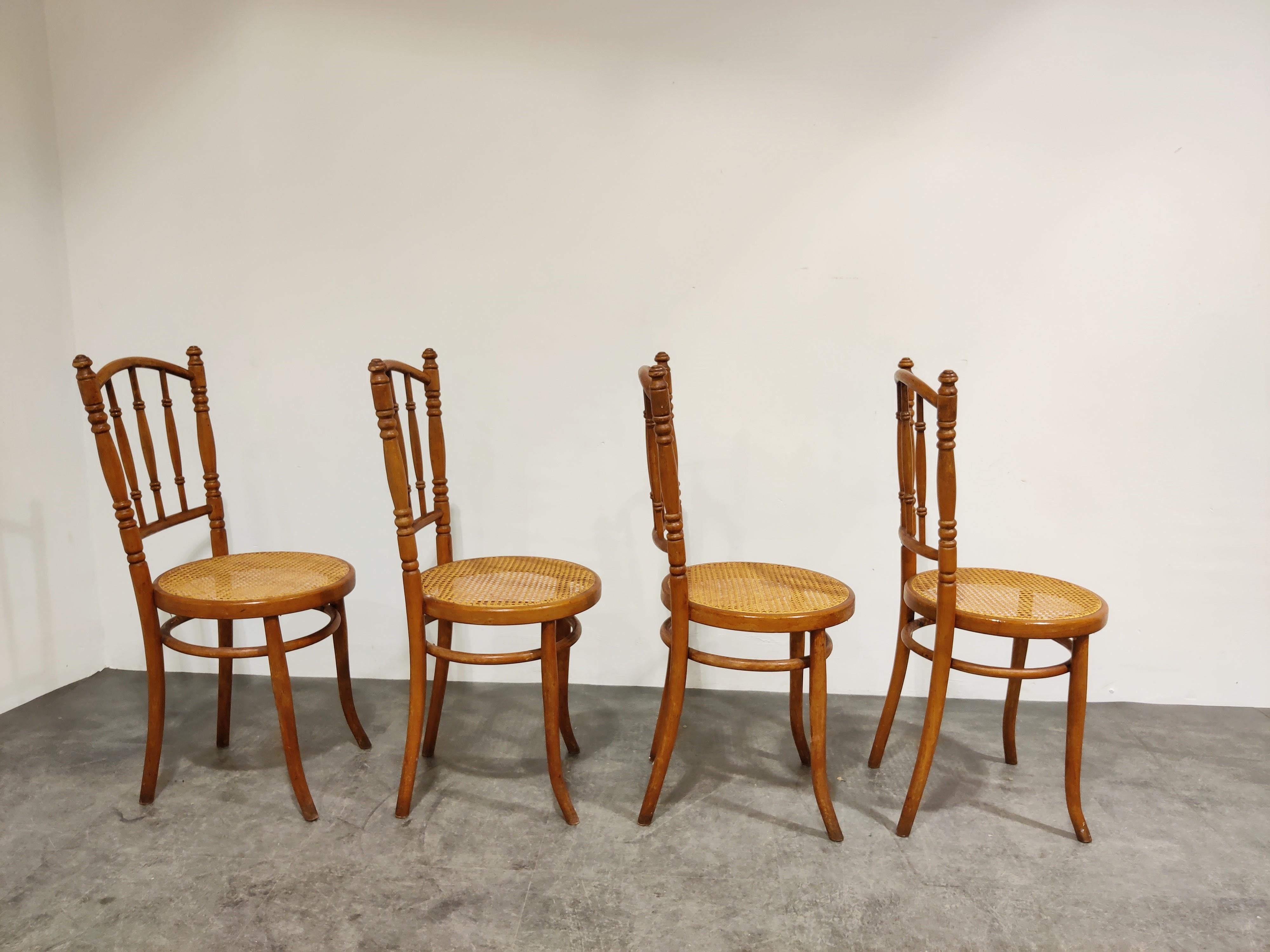 Autrichien Ensemble de 4 chaises bistro vintage, années 1950 en vente