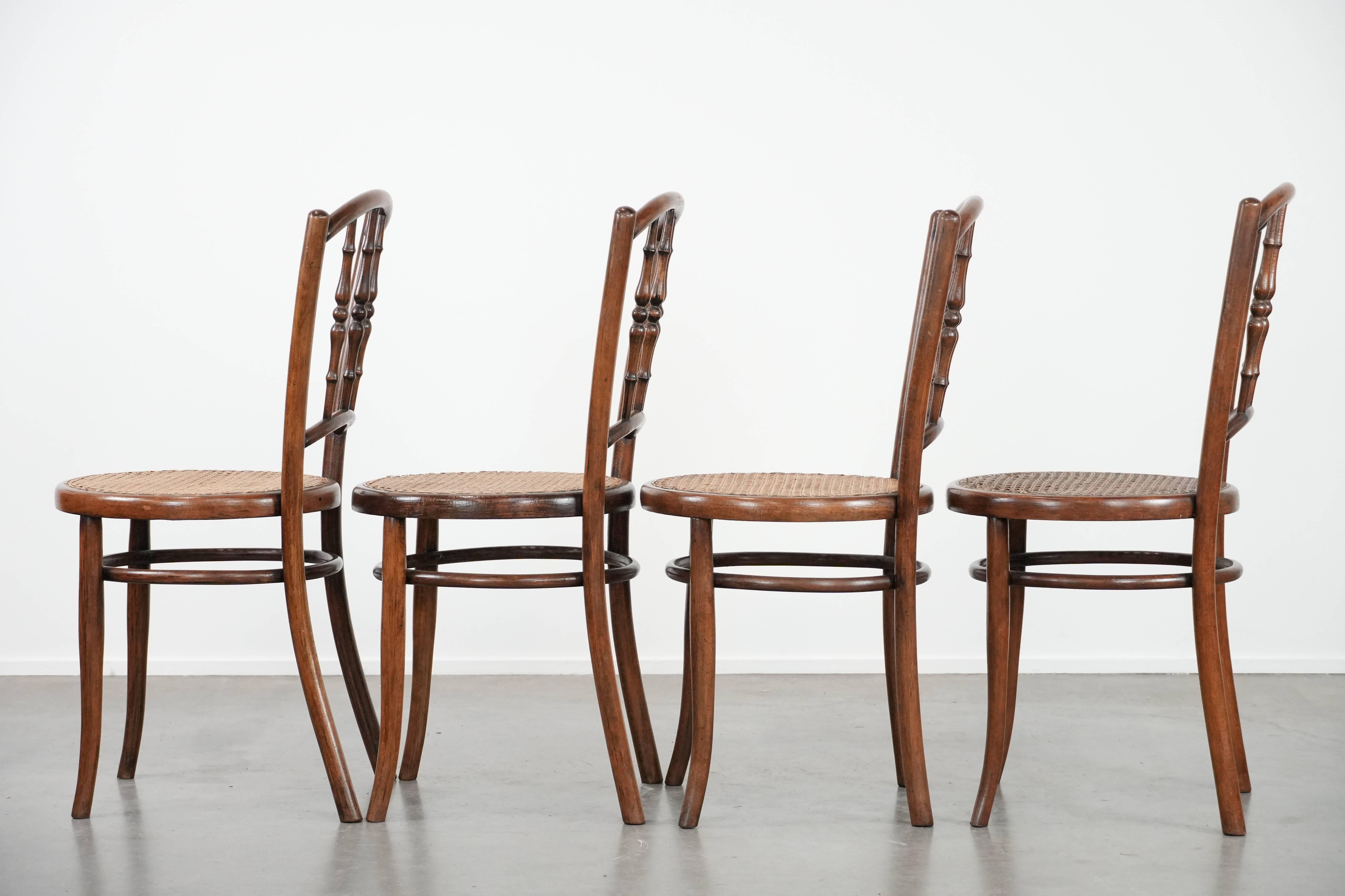 Set of 4 vintage bistro chairs Jacob & Josef Kohn Wien with a wicker seat In condizioni buone in vendita a Harderwijk, NL