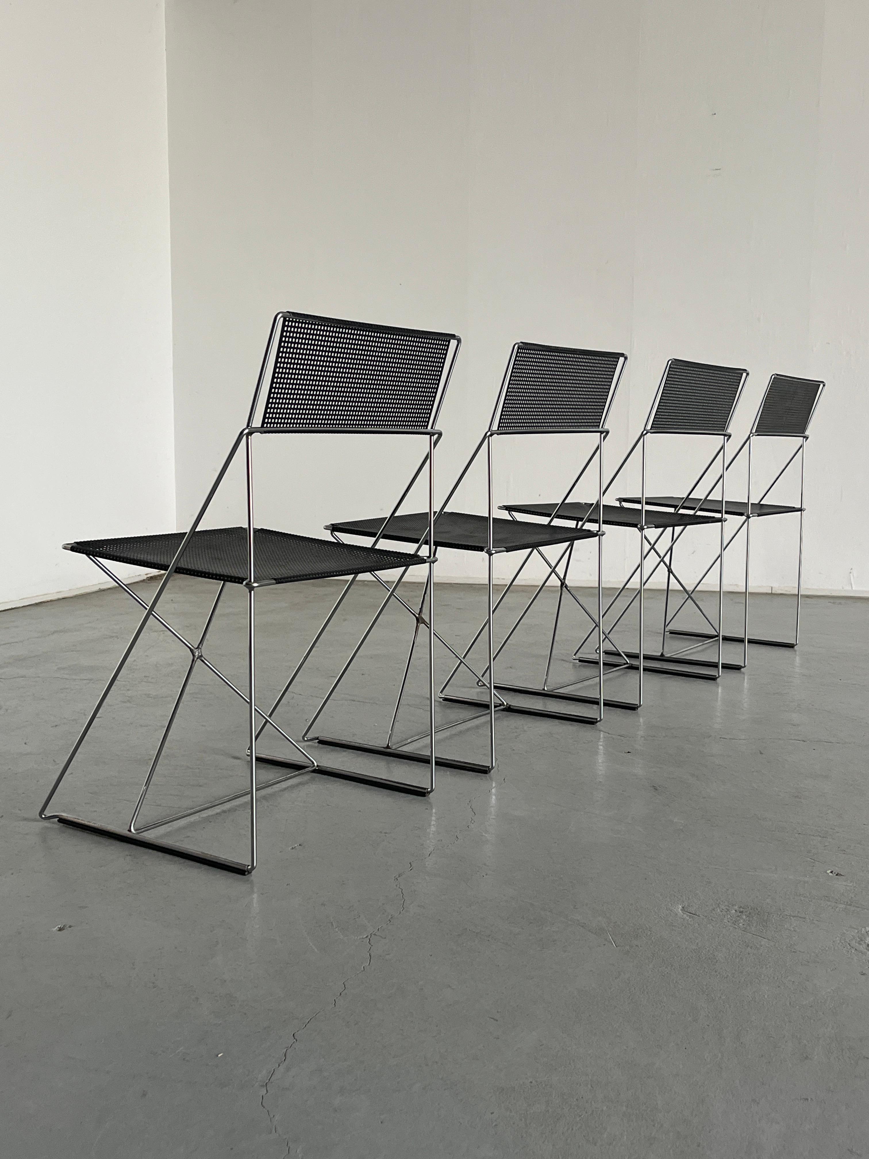 Metallo Set di 4 sedie vintage nere 'X-Line' di Niels Jørgen Haugesen per Magis, anni '80 in vendita
