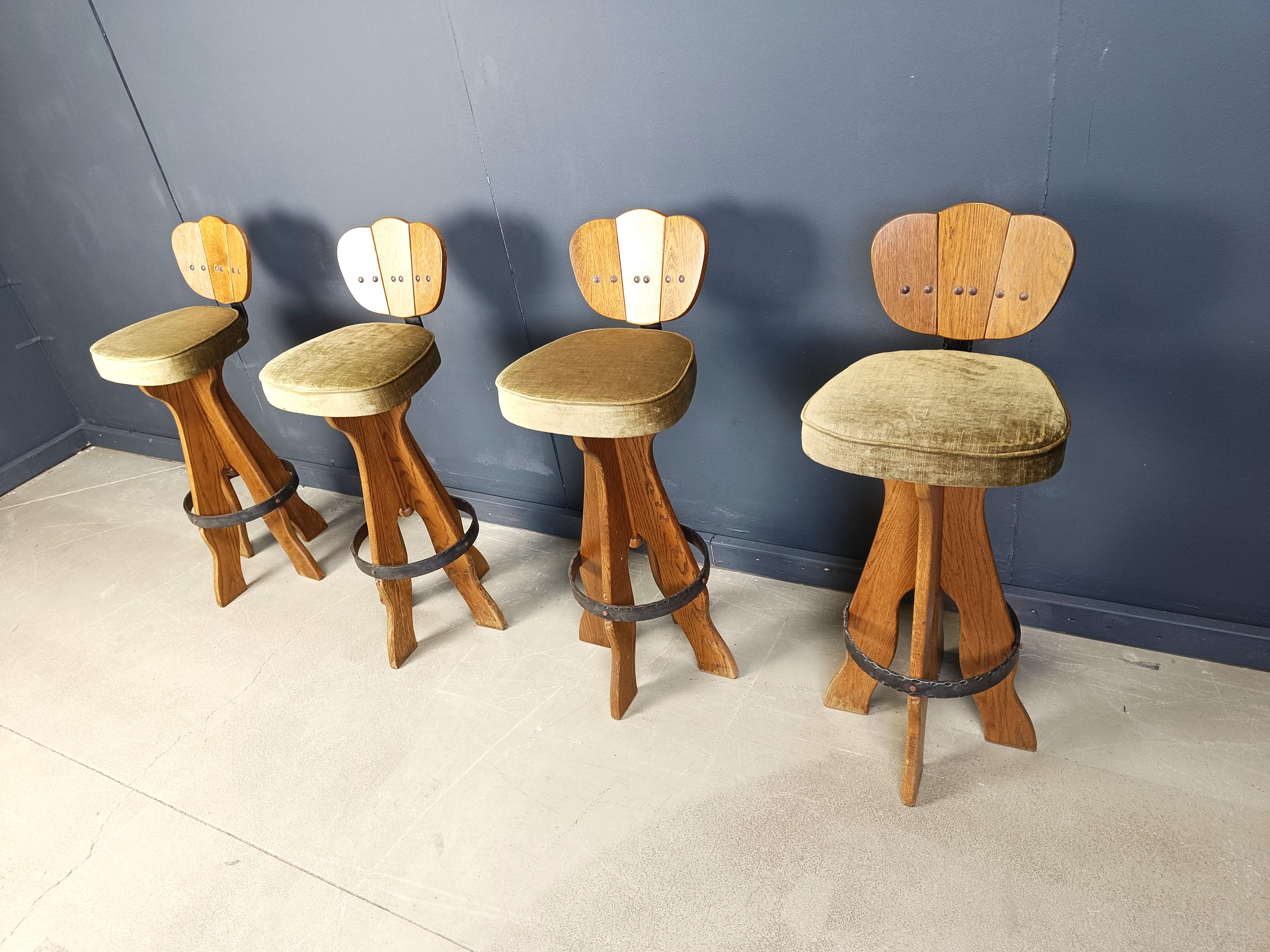 Set of 4 vintage brutalist bar stools, 1960s For Sale 4
