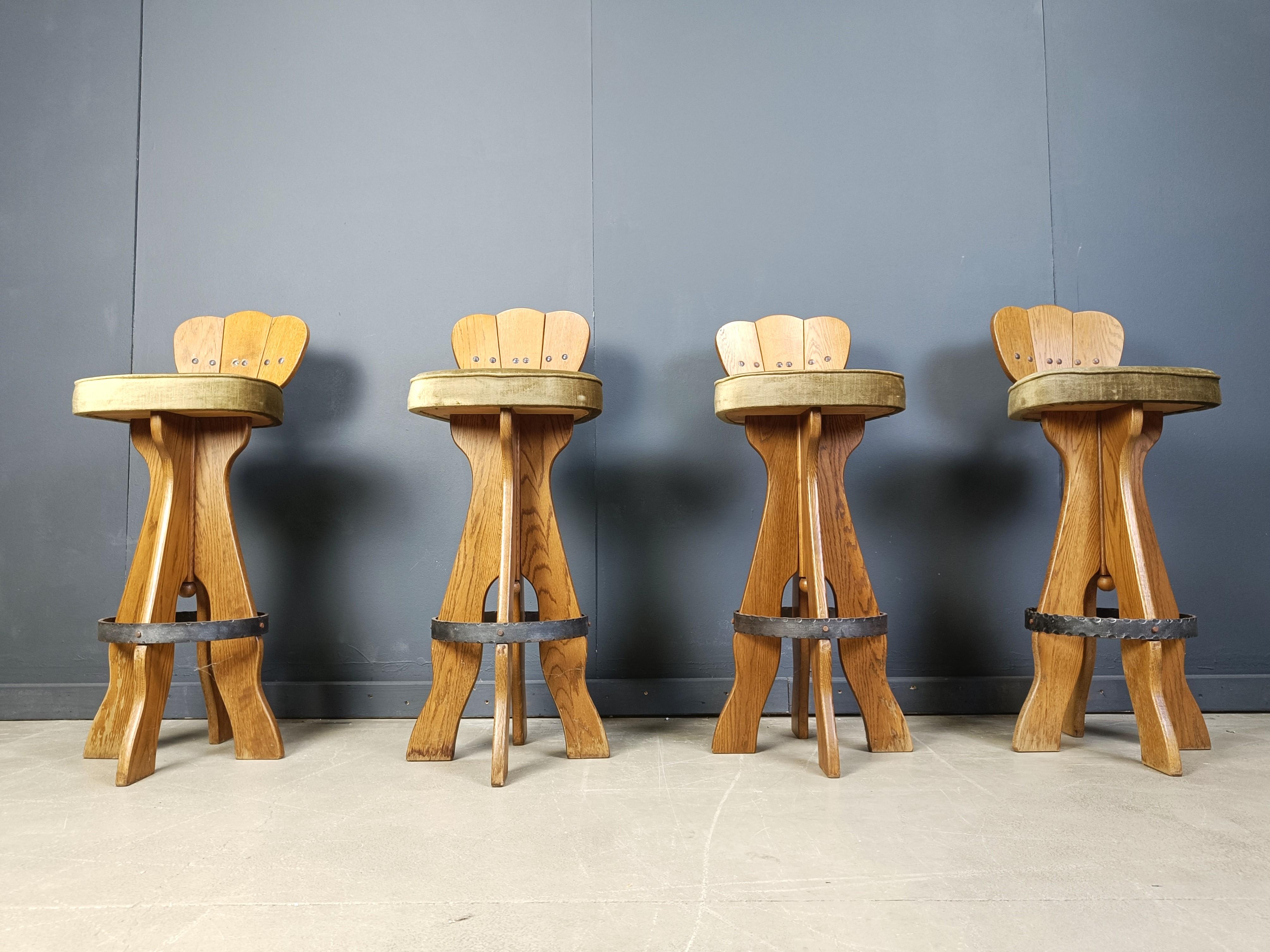 Set of 4 vintage brutalist bar stools, 1960s For Sale 5