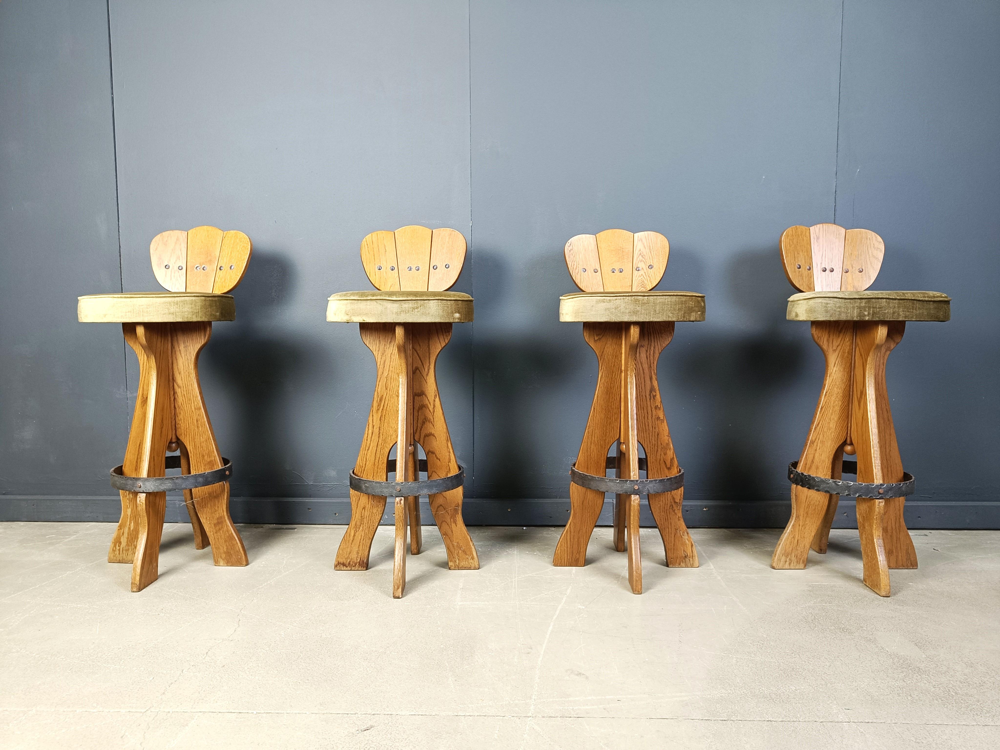 Set of 4 vintage brutalist bar stools, 1960s For Sale 6