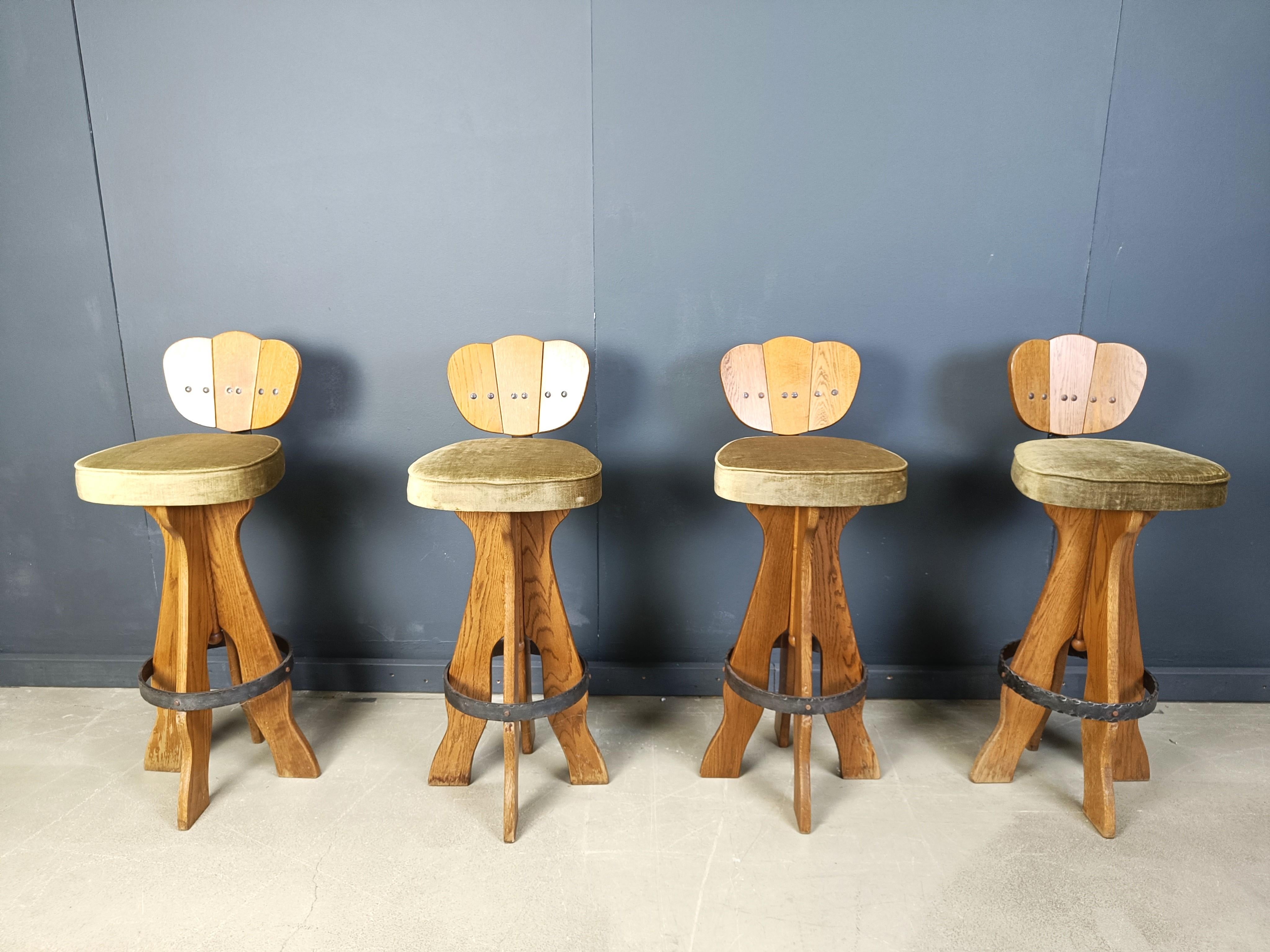 Set of 4 vintage brutalist bar stools, 1960s For Sale 7
