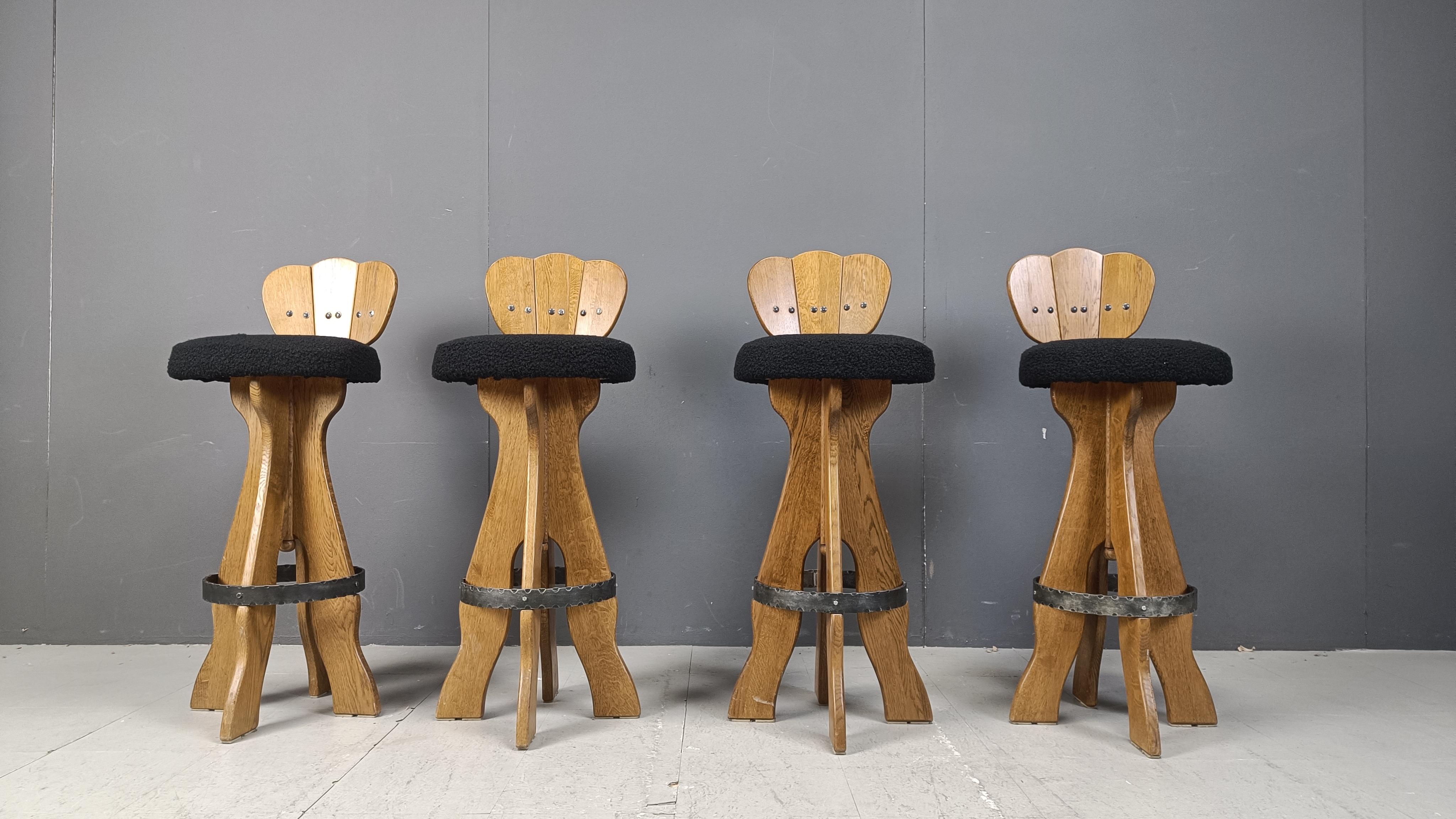 Bouclé Set of 4 vintage brutalist bar stools, 1960s For Sale