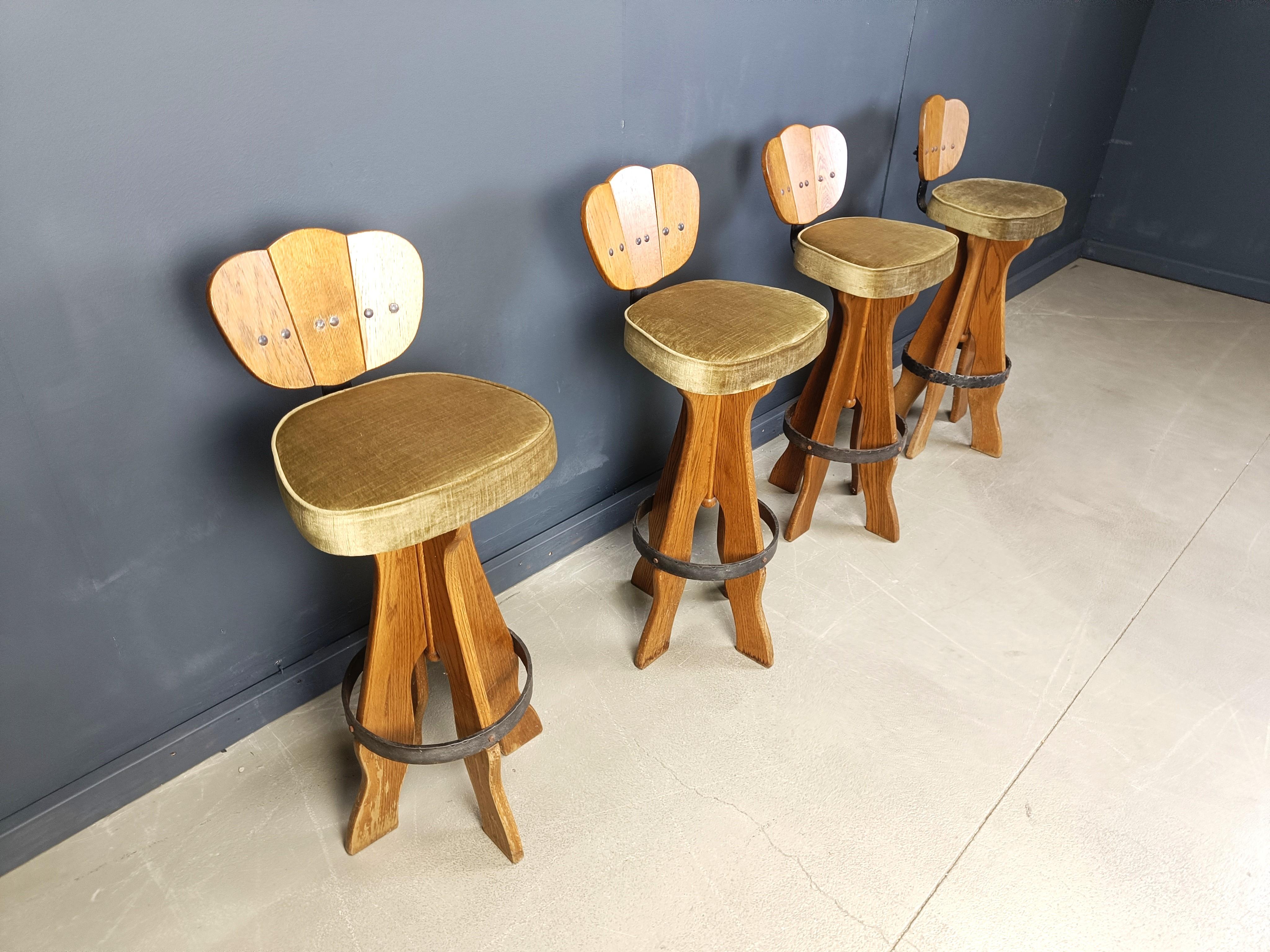 Set of 4 vintage brutalist bar stools, 1960s For Sale 2