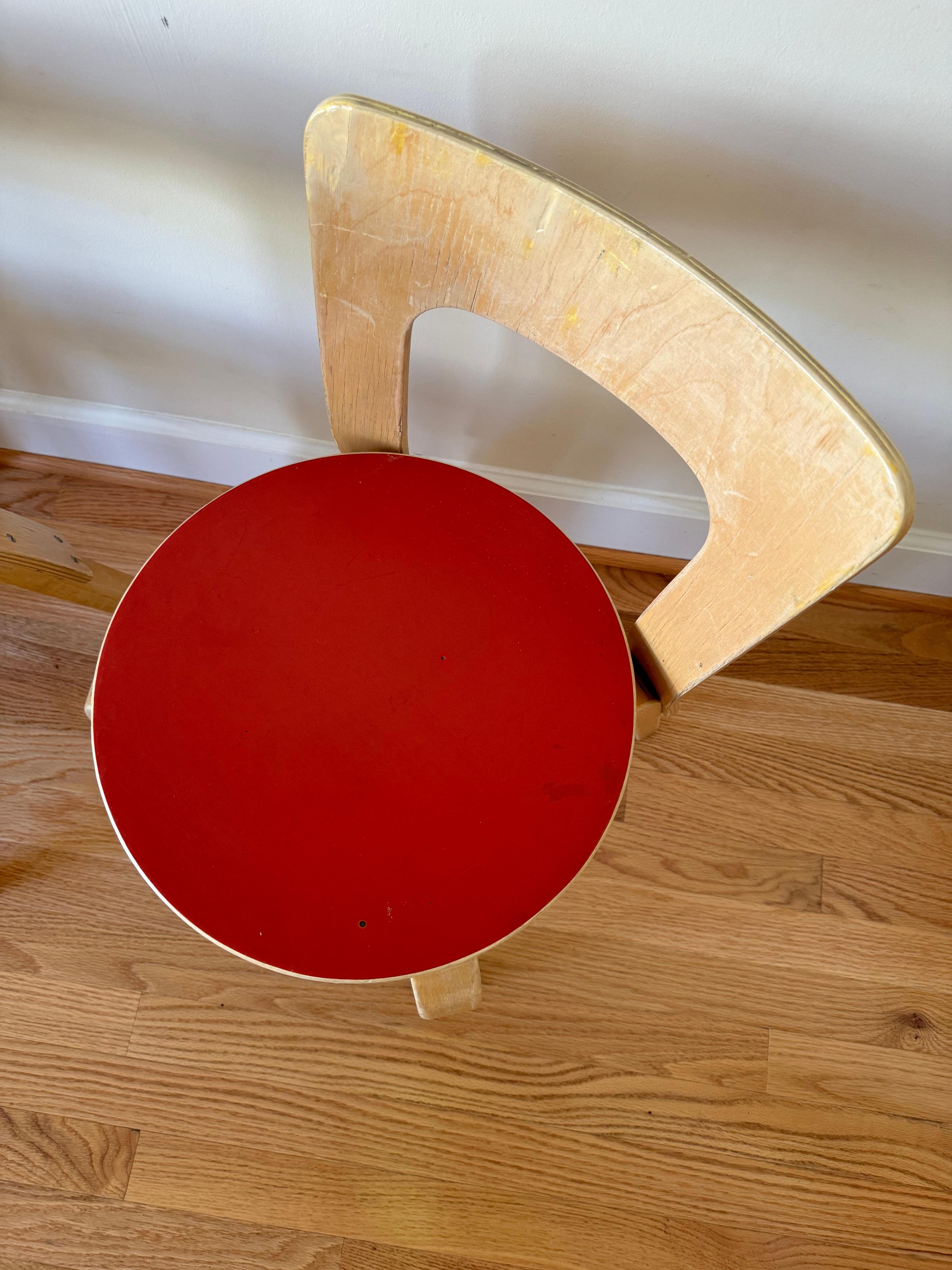 Set of 4 Vintage Chair N65 by Alvar Aalto for Artek (Red Linoleum) 5