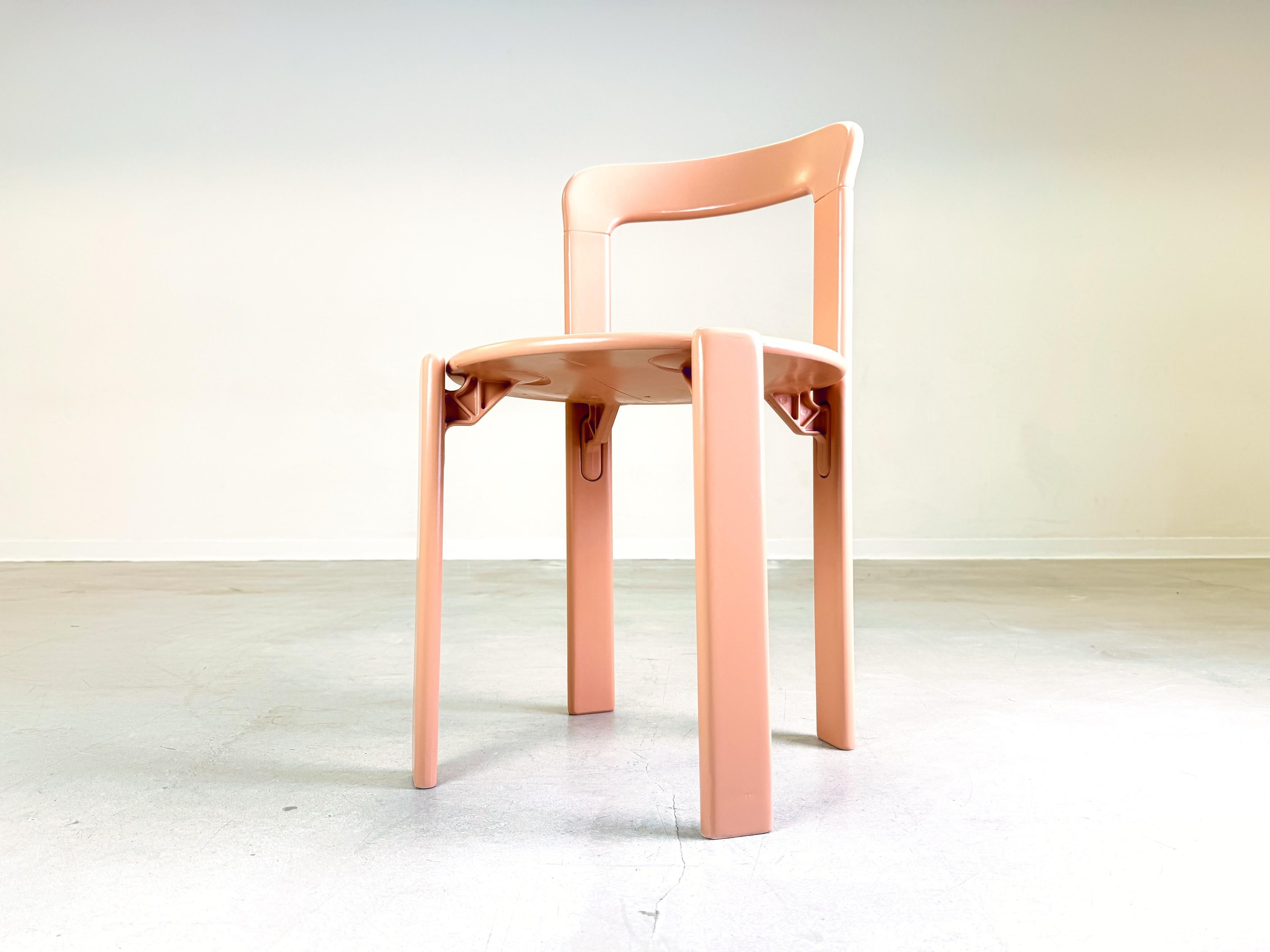 Swiss Set of 4 vintage chairs Bruno Rey Kusch & Co beige red 1970s design new lacquere For Sale