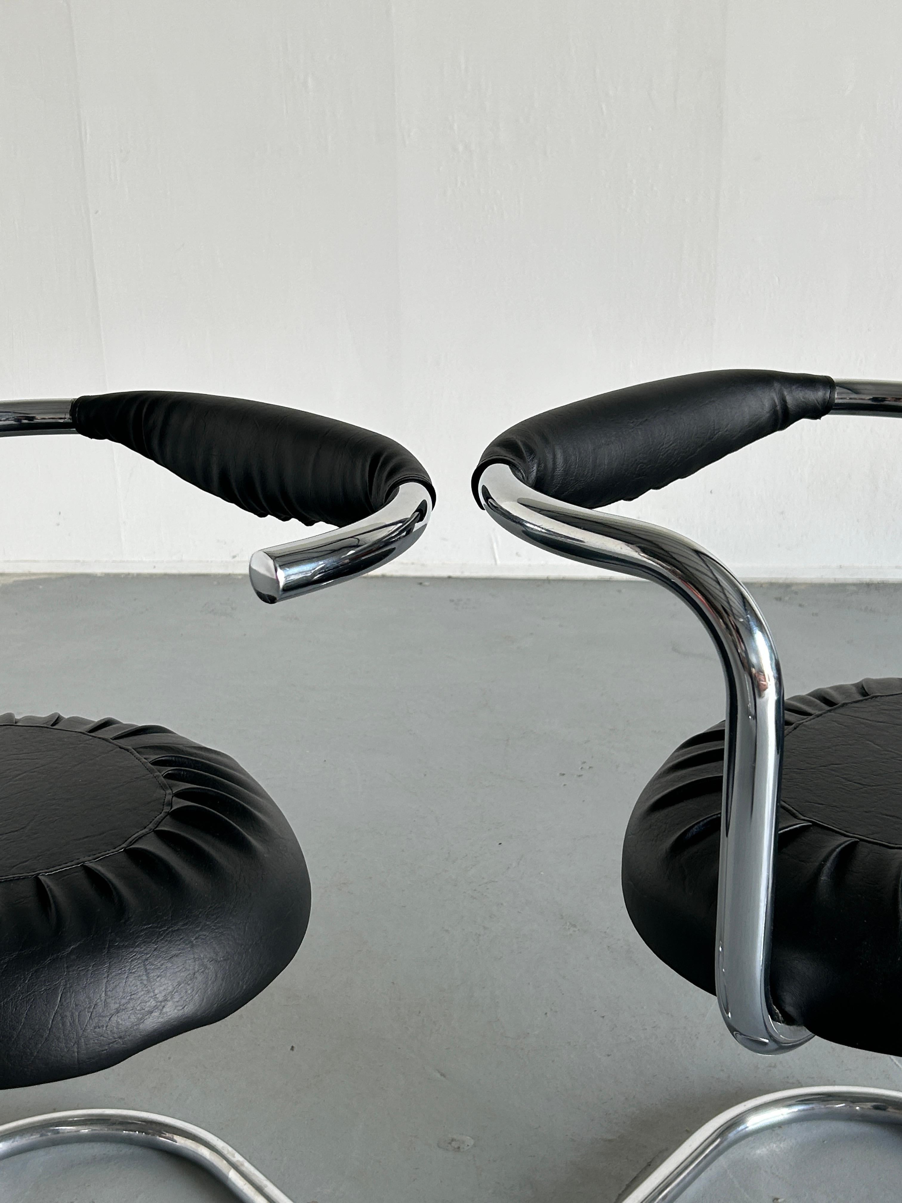 Set of 4 Vintage 'Cobra' Chairs by Giotto Stoppino in Black Faux Leather, 1970s  For Sale 6