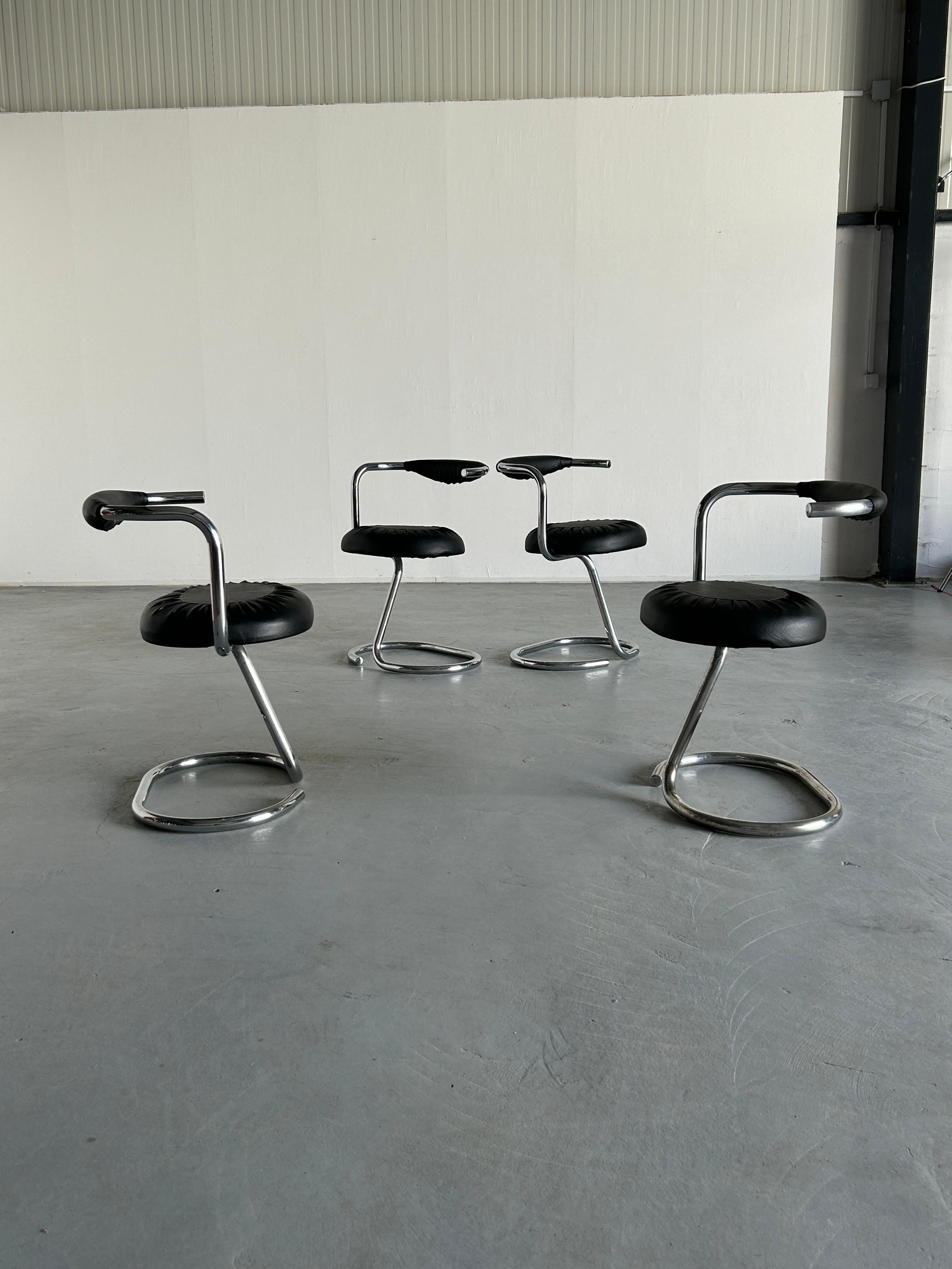 Set of 4 Vintage 'Cobra' Chairs by Giotto Stoppino in Black Faux Leather, 1970s  For Sale 2