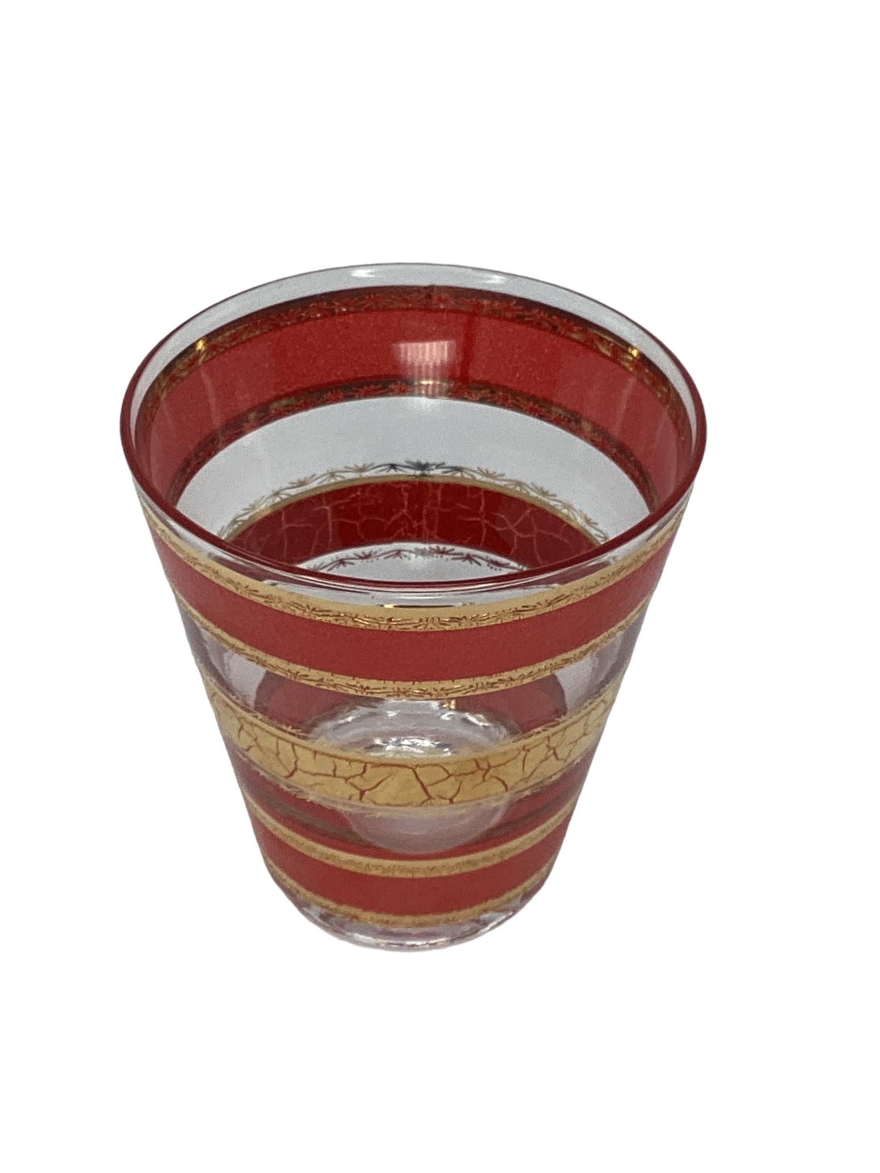 Set di 4 bicchieri Culver Double Old Fashion vintage. Con un'audace fascia rossa e oro con un disegno a crepe. 
