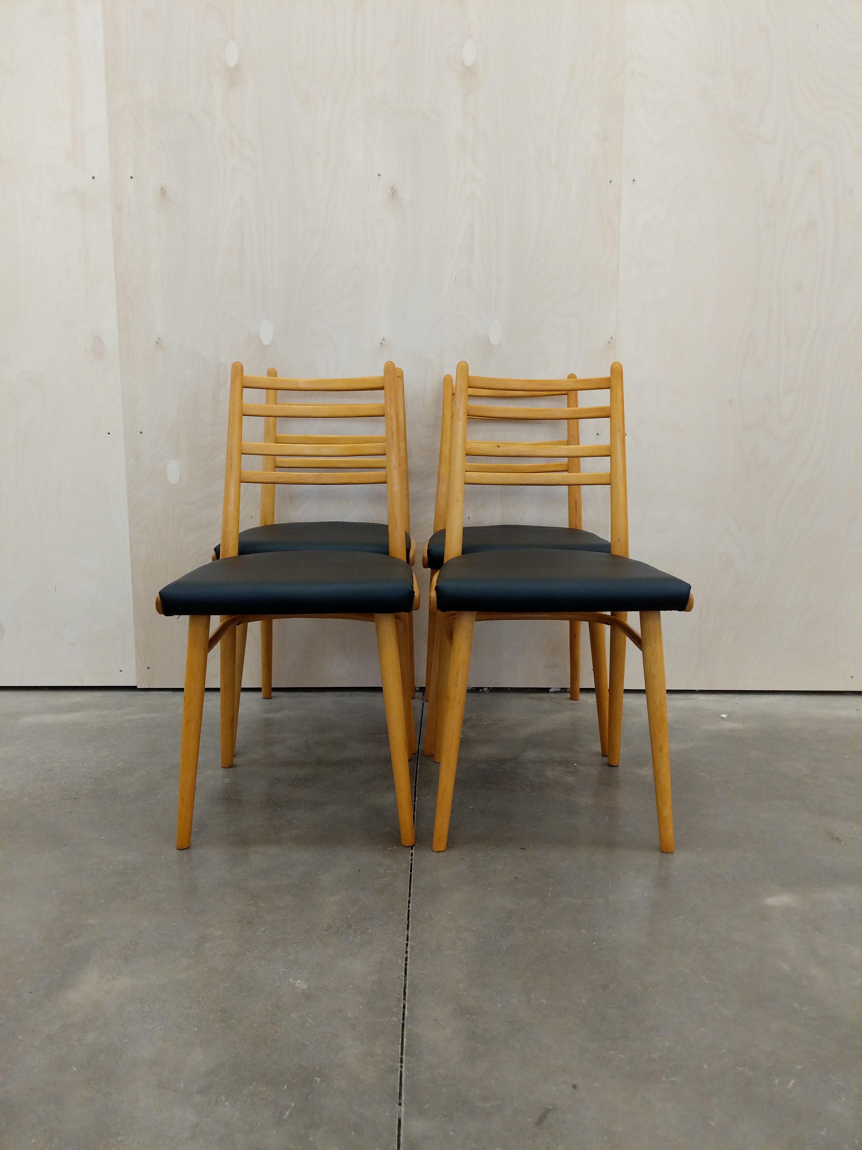 Set of 4 Vintage Czech Mid Century Modern Dining Chairs In Good Condition For Sale In Gardiner, NY
