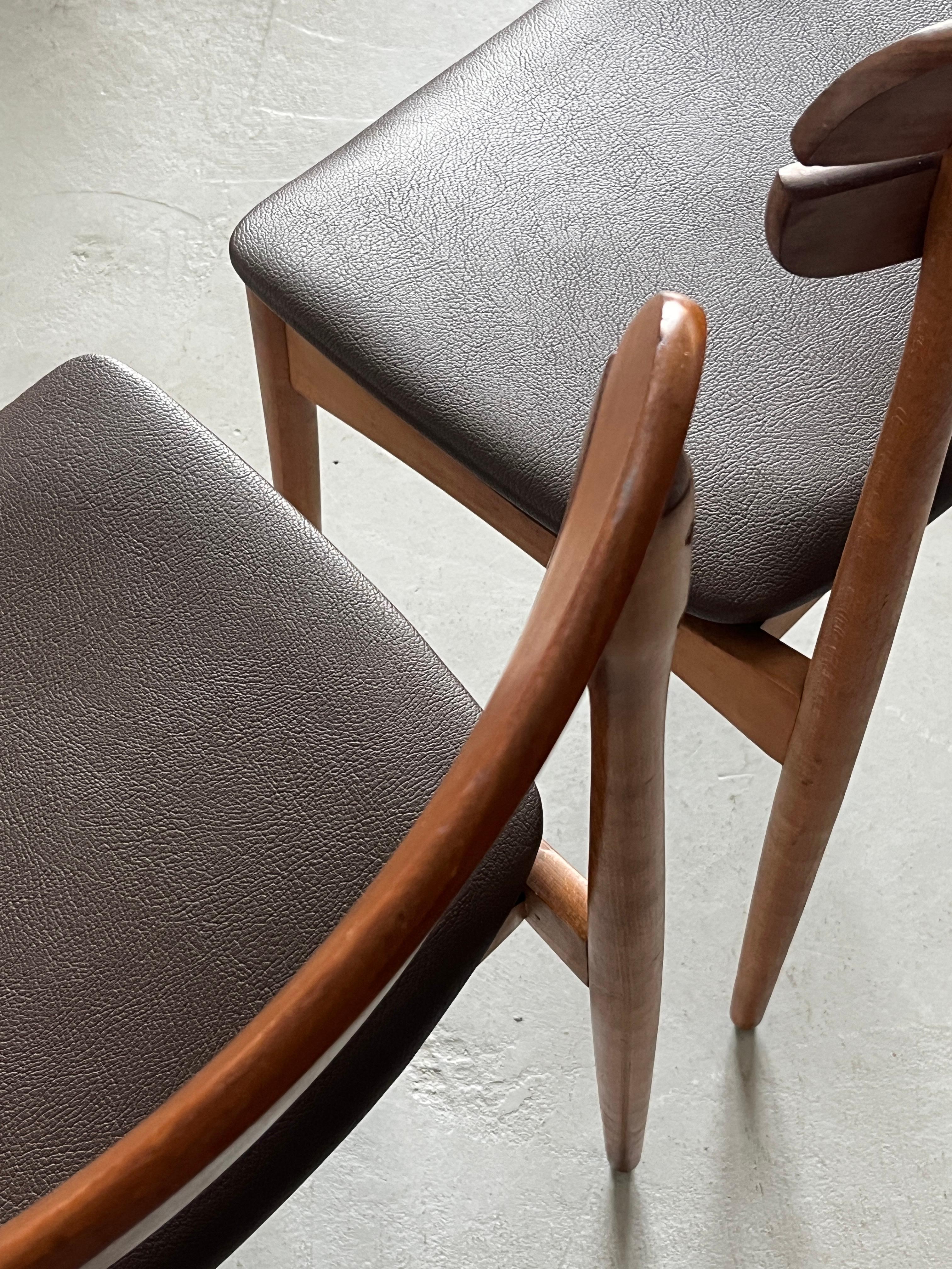 Satz von 4 Vintage Danish Design Esszimmerstühlen aus Teakholz, 1960er Jahre Dänemark im Angebot 1