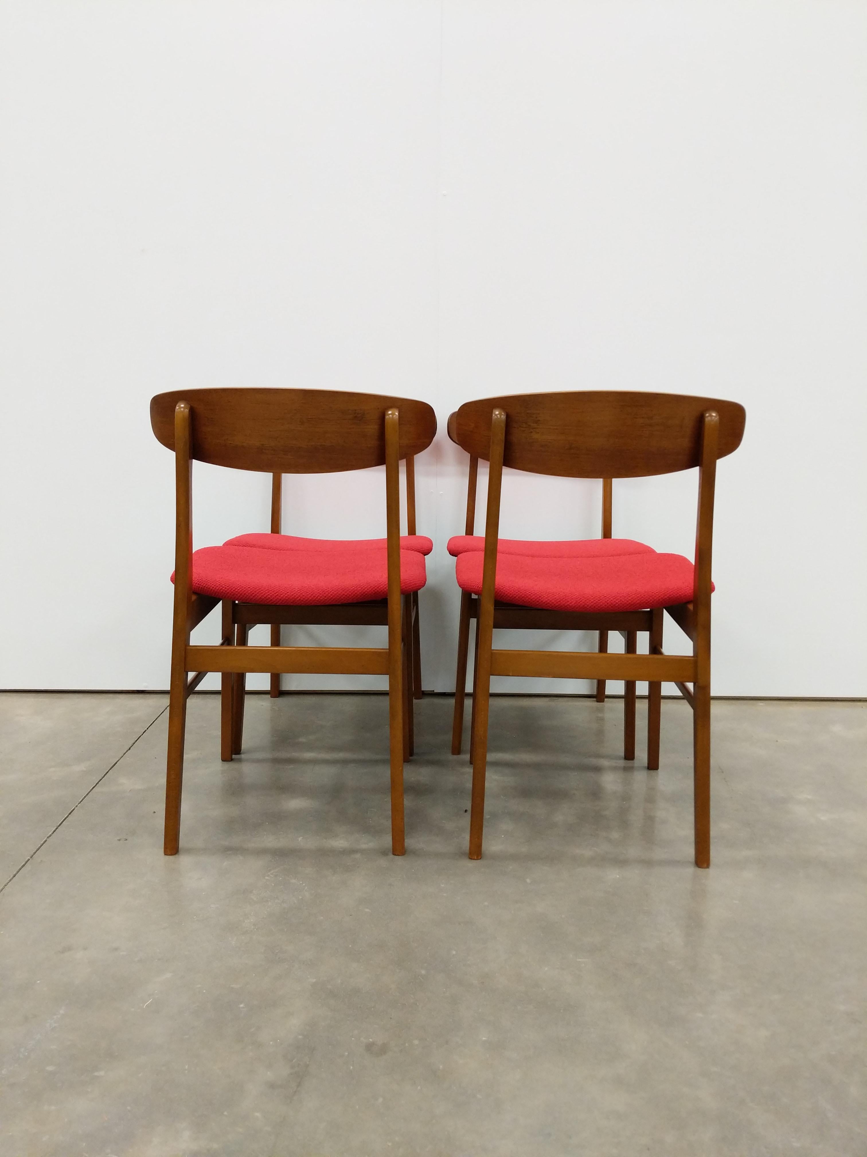 Scandinavian Modern Set of 4 Vintage Danish Mid Century Modern Dining Chairs For Sale