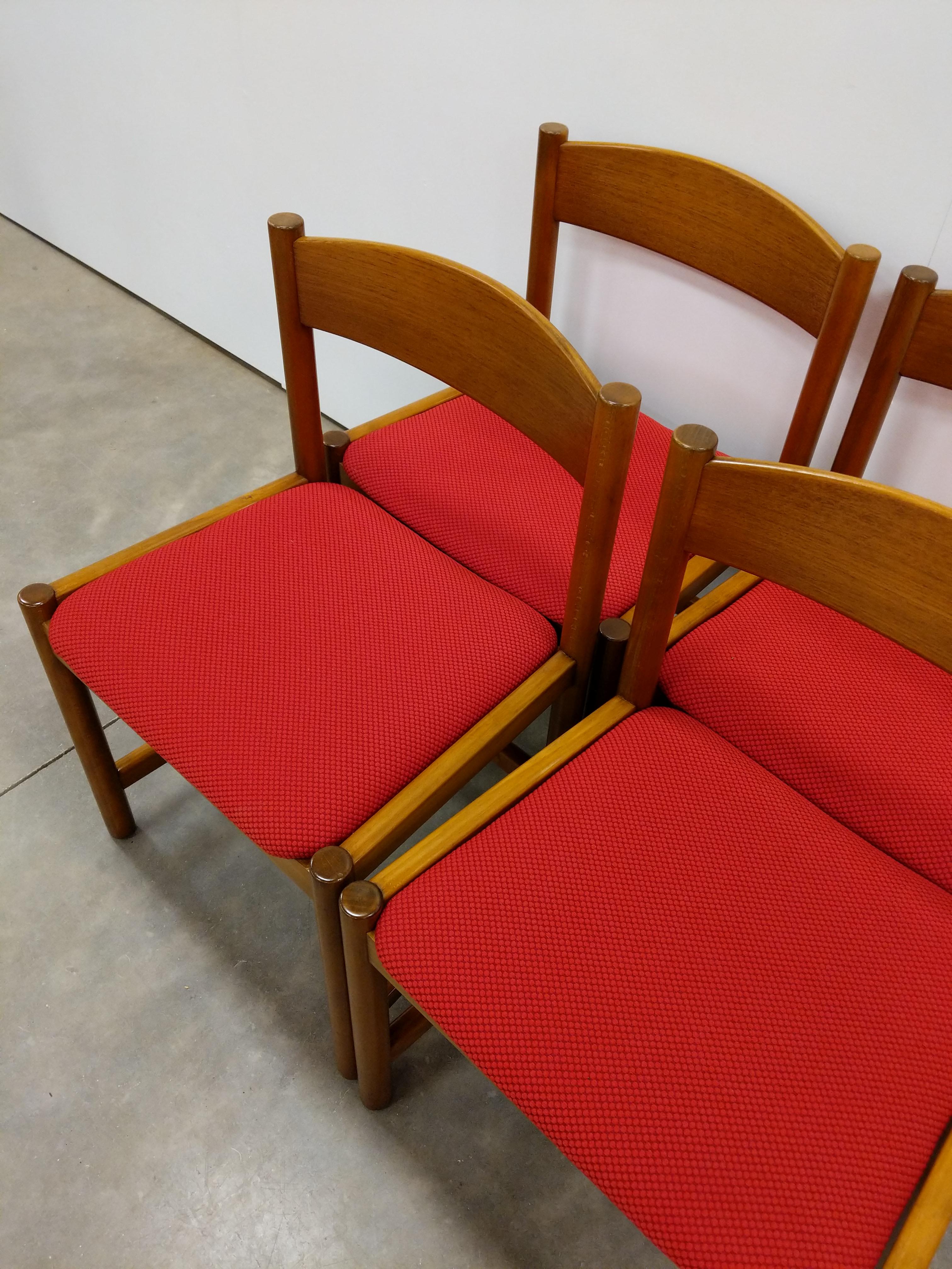 Legno Set di 4 sedie da pranzo moderne danesi vintage di Farstrup in vendita