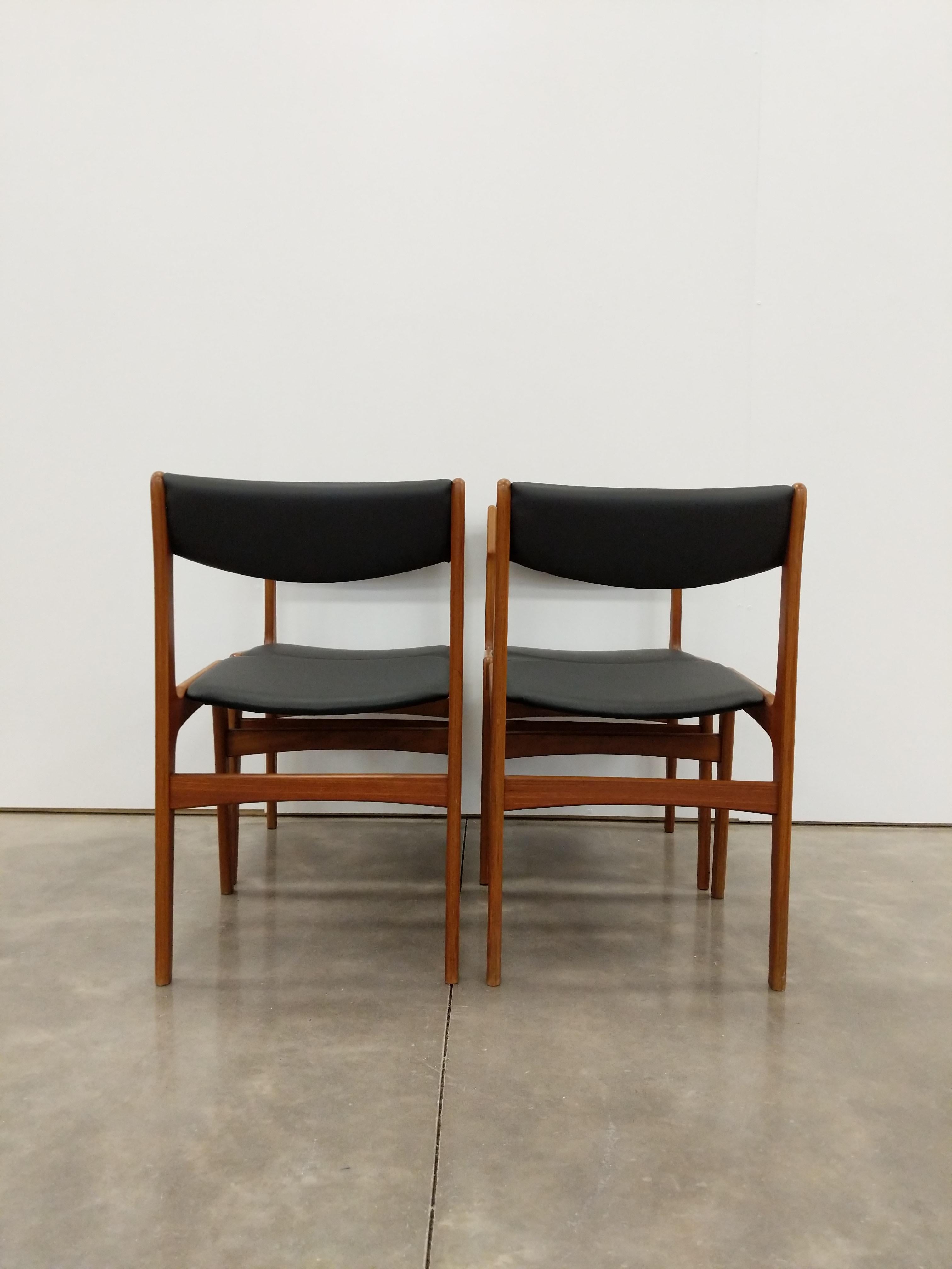 Mid-Century Modern Set of 4 Vintage Danish Modern Dining Chairs