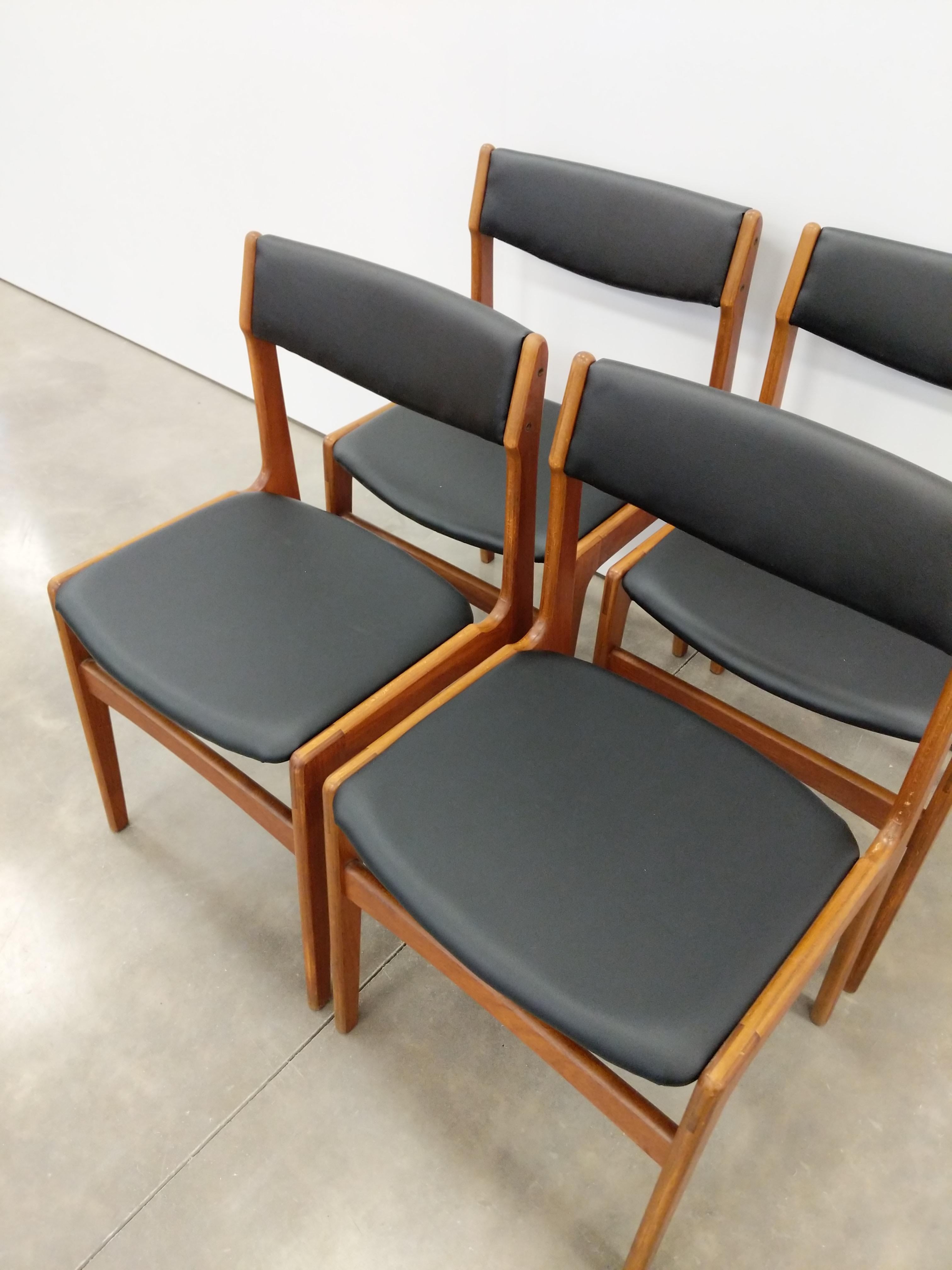 Wood Set of 4 Vintage Danish Modern Dining Chairs