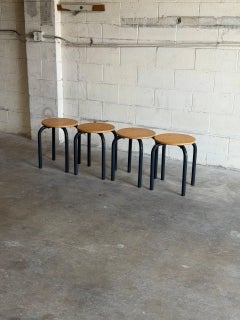 4er-Set dänischer Vintage-Hocker im Mid-Century-Modern-Stil aus Beeche und Metall