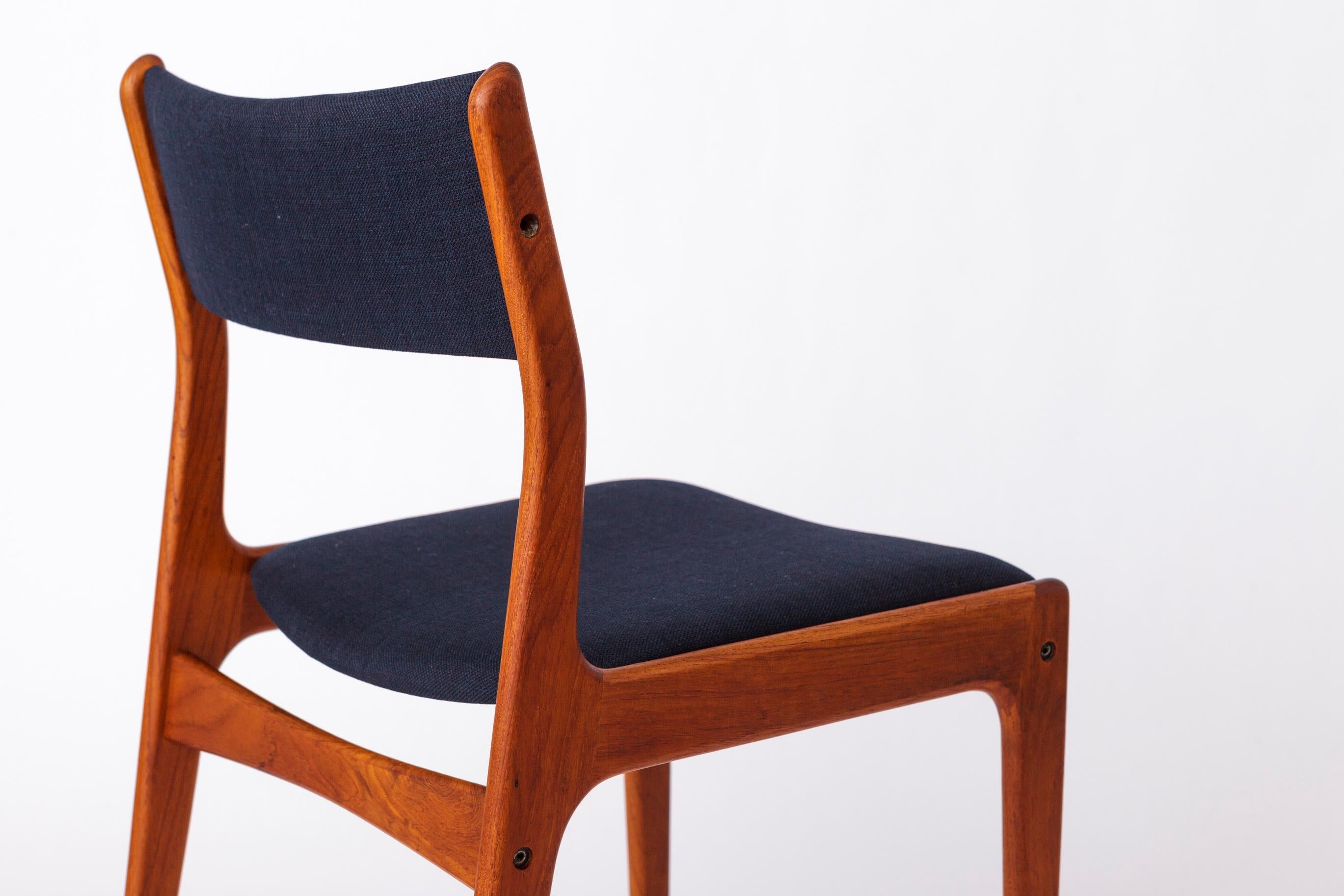 Set di 4 sedie in teak danese vintage  Johannes Andersen  Idum Møbelfabrik  196 in vendita 1
