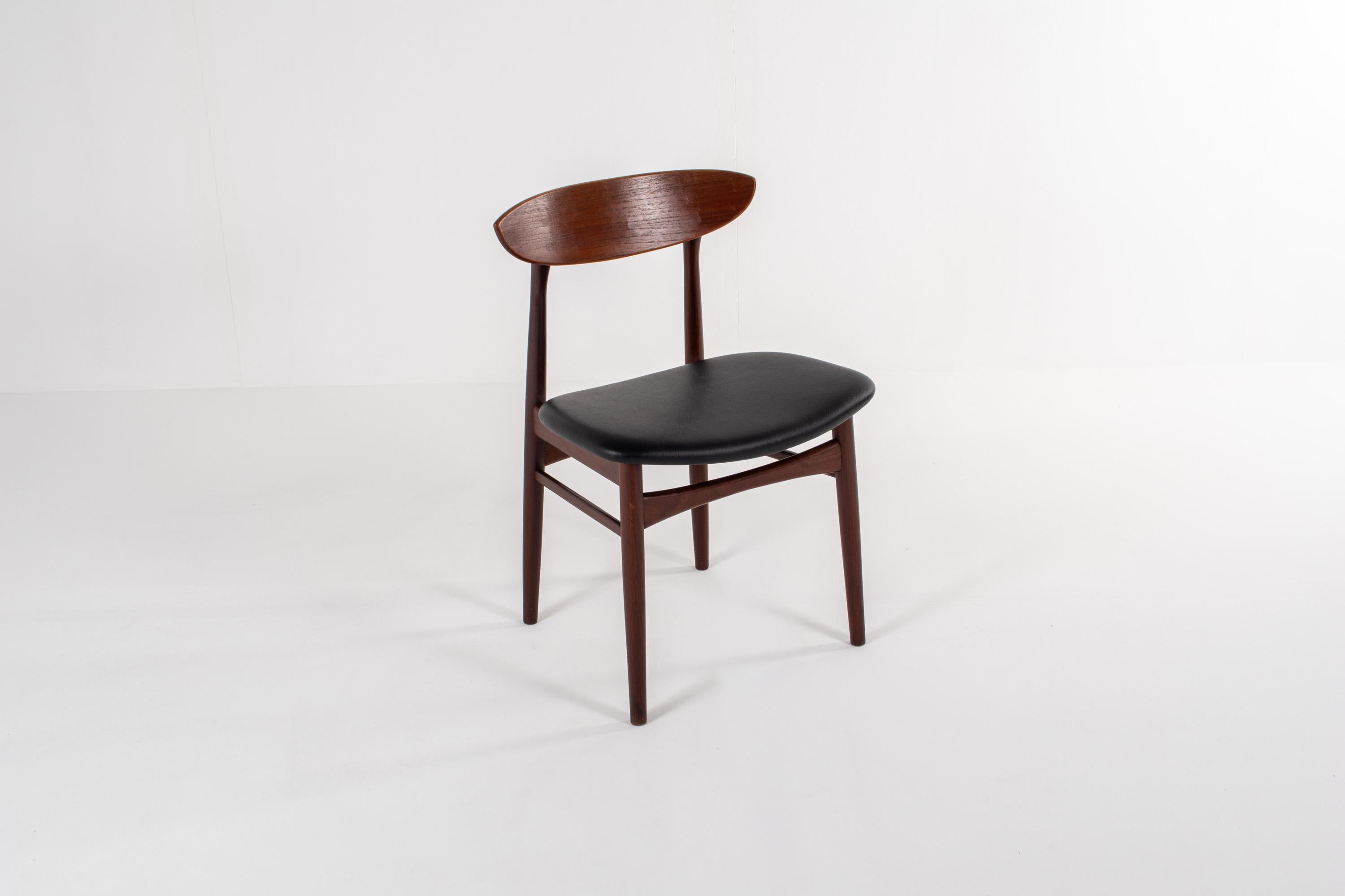 Set of 4 Vintage Danish Teak Dining Chairs, Mid-Century Modern Design, 1960s (Mitte des 20. Jahrhunderts) im Angebot